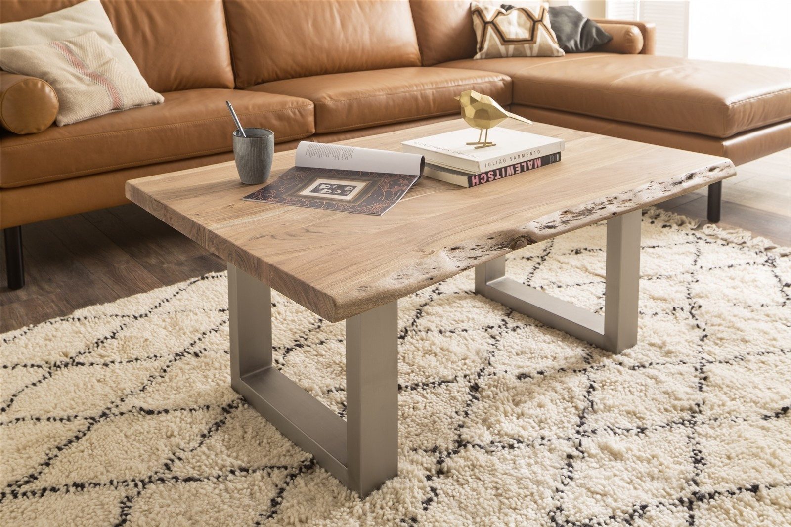 freiraum Couchtisch CARTAGENA, in Akazie natur, massiv lackiert - 110x45x70cm (BxHxT)