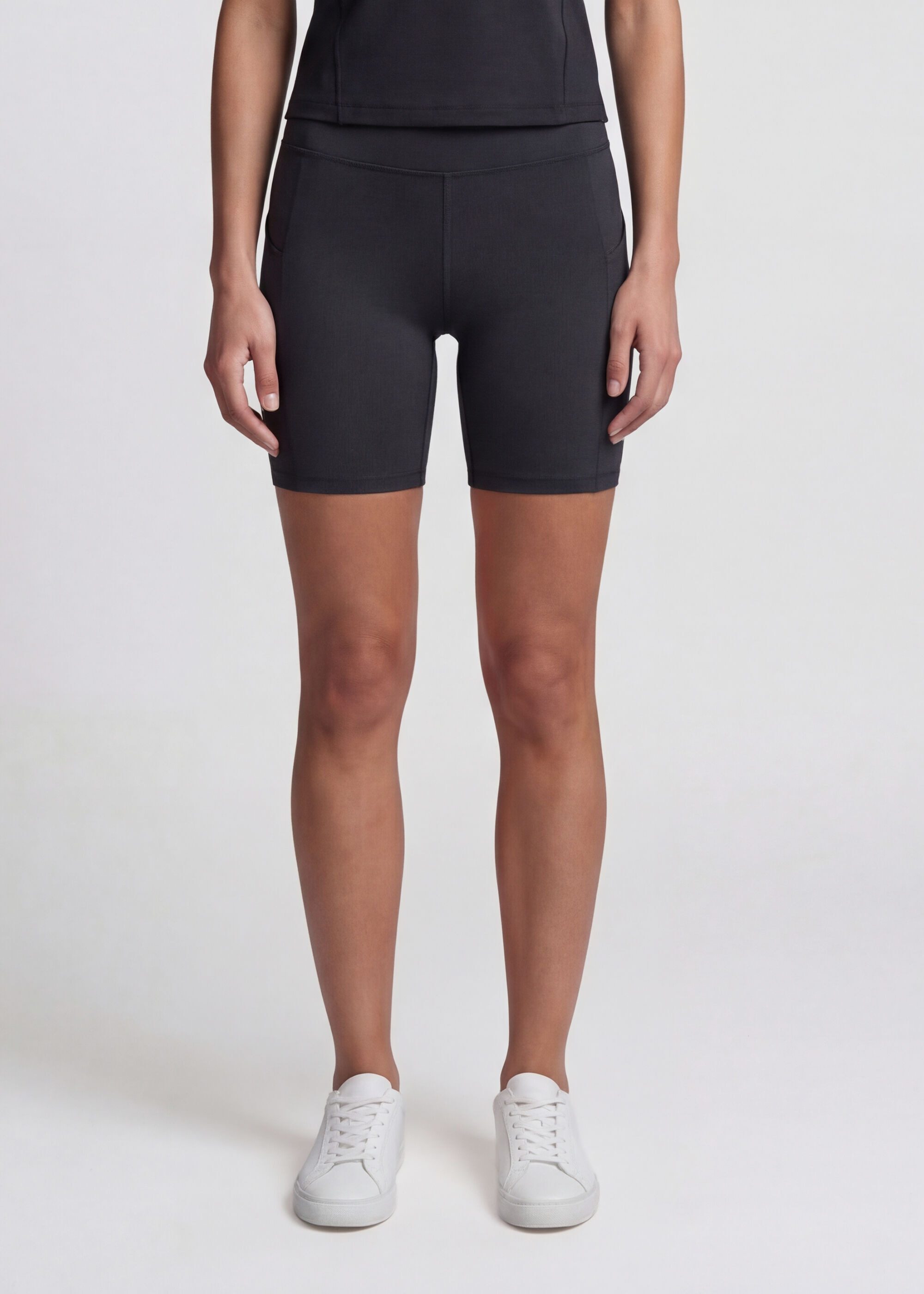 Fabletics Shorts OASIS HIGH-WAISTED SHORT 6" mit Taschen