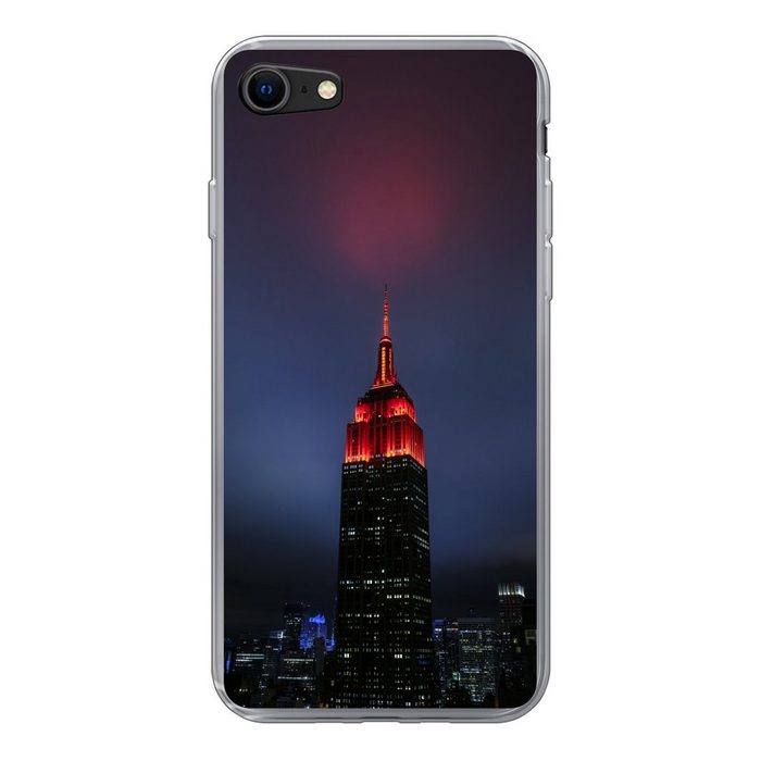 MuchoWow Handyhülle Rote Farbe an der Spitze des Empire State Building in New York Handyhülle Apple iPhone 8 Smartphone-Bumper Print Handy Schutzhülle
