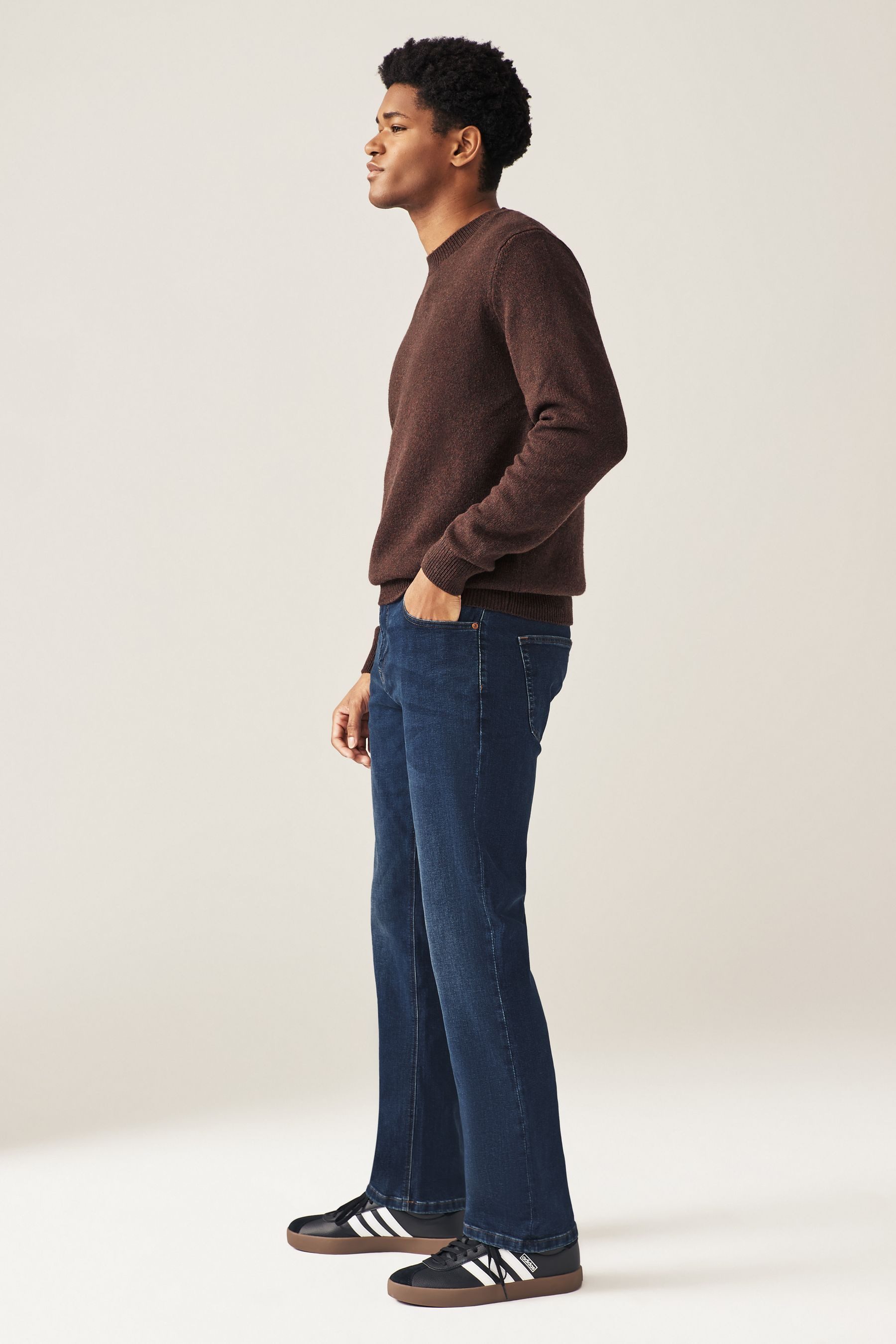 Next Bootcut-Jeans Klassische Bootcut-Jeans mit Stretch (1-tlg)