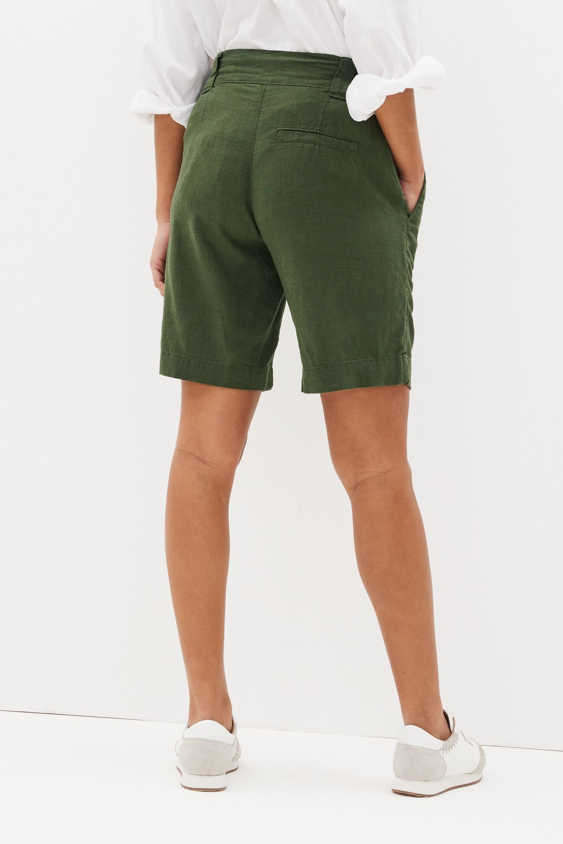 (1-tlg) Shorts Green Khaki Webshorts Leinengemisch Next aus Knielange