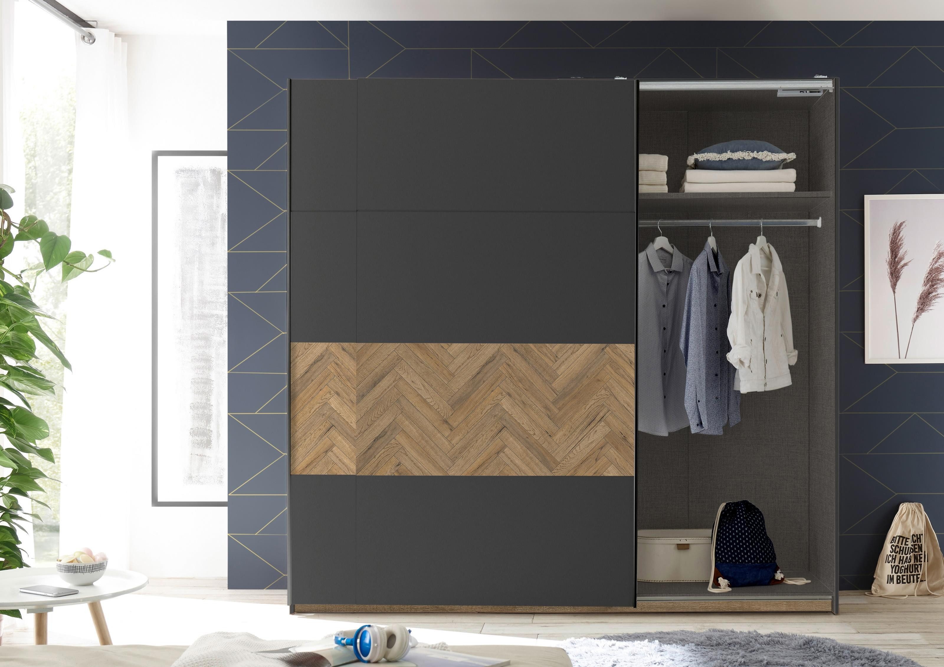 möbelando Kleiderschrank Pia 215 x 210 x 60 cm (B/H/T)