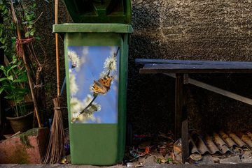MuchoWow Wandsticker Schmetterling - Orange - Pflanze (1 St), Mülleimer-aufkleber, Mülltonne, Sticker, Container, Abfalbehälter