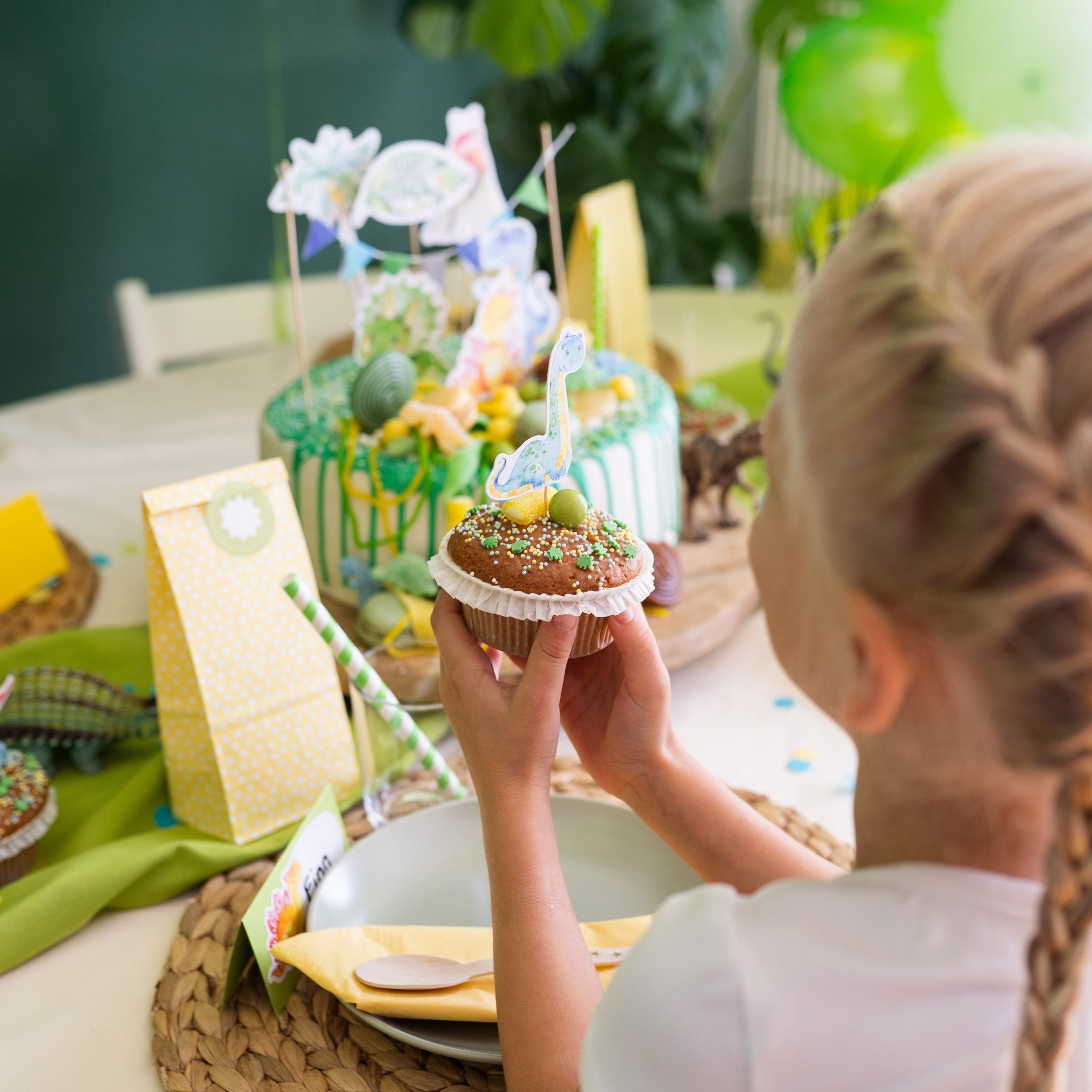 PAPIERDRACHEN Papierdekoration Cake Topper - Kuchendekoration- 19-teilig -in verschiedenen Designs, Kuchenstecker für den Kindergeburtstag