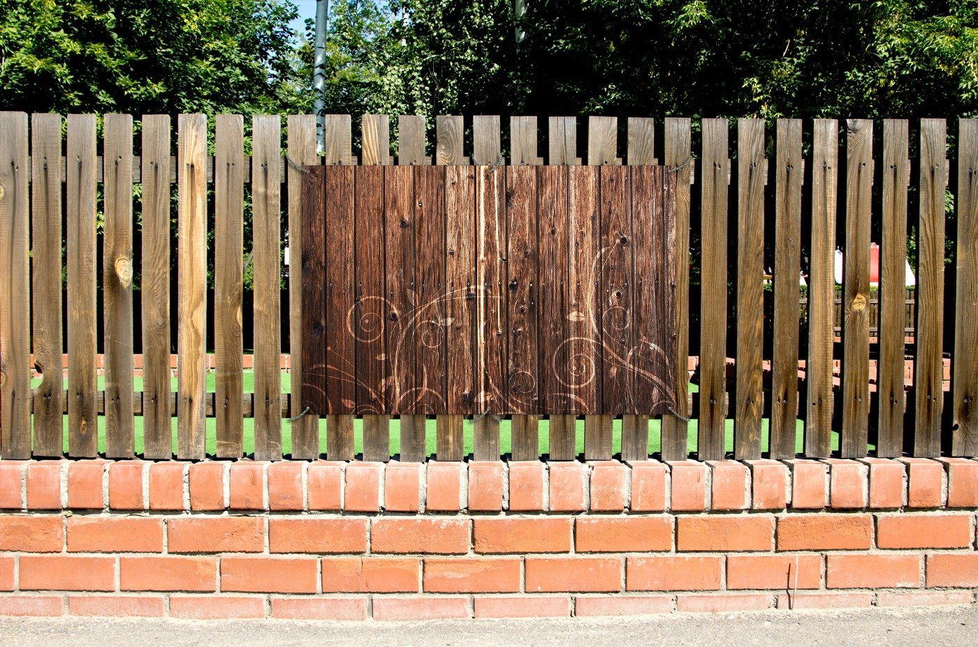 Wallario Sichtschutzzaunmatten Holz in dunkelbraun mit Blumenmuster - Schnörkel