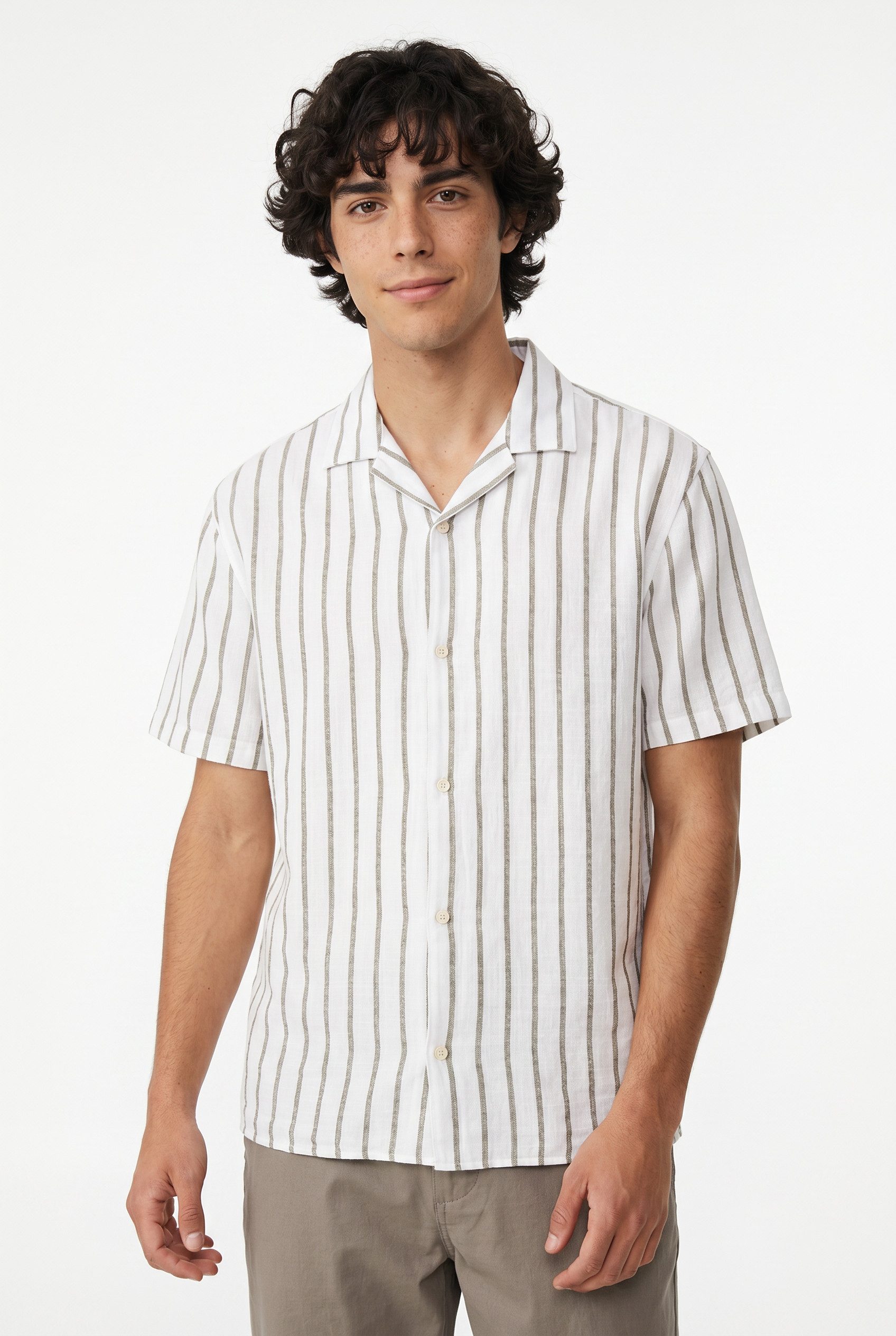 Jack & Jones Kurzarmhemd JJELIAM RESORT SHIRT SS SN Baumwolle, loose fit