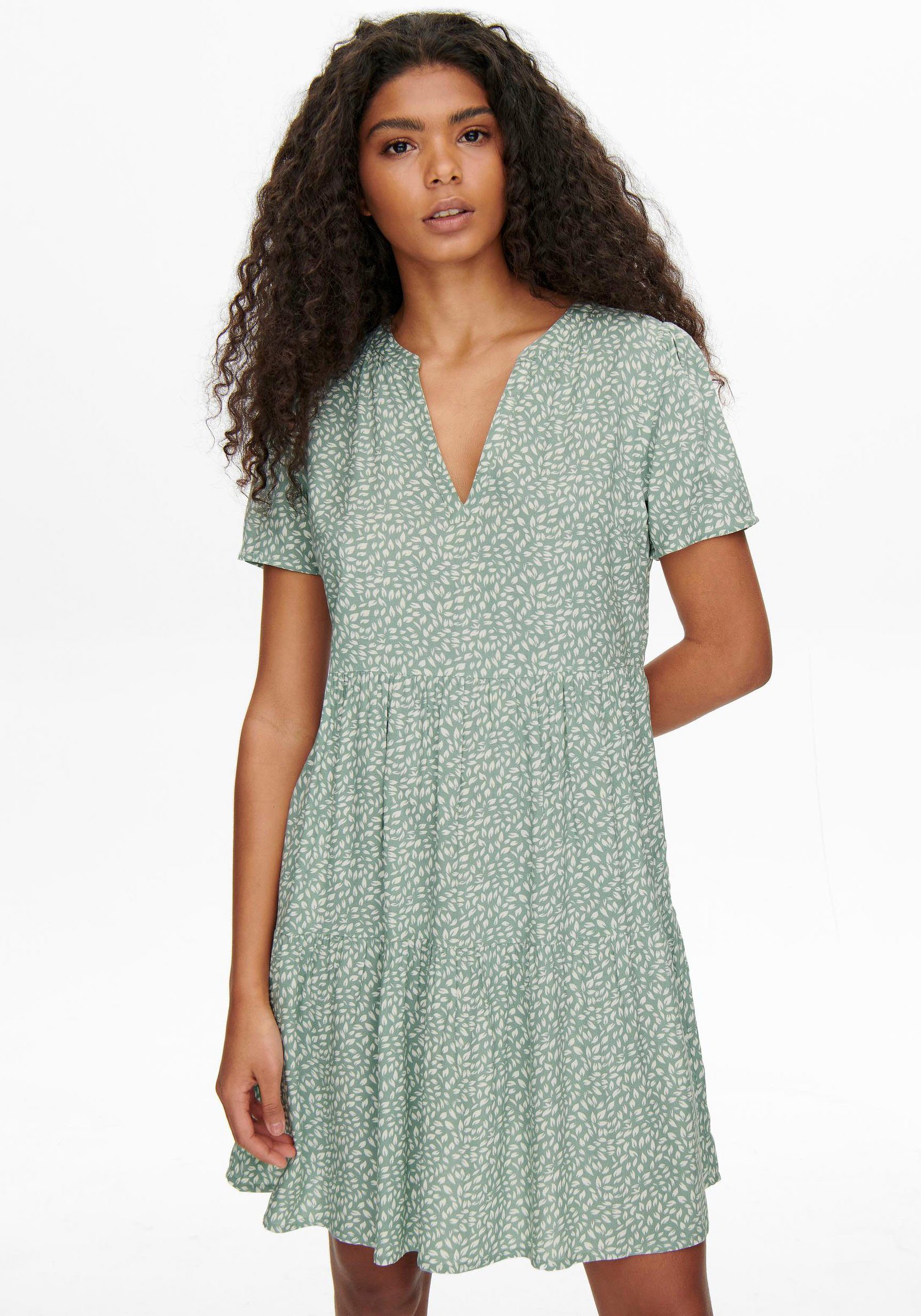 PTM ONLY LIFE NOOS THEA Green DRESS ONLZALLY Chinois S/S leafs AOP:White Sommerkleid