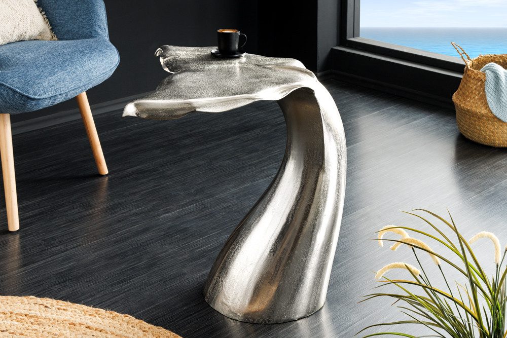 riess-ambiente Beistelltisch WILDLIFE 60cm silber - Metall, handgefertigt, Walflosse, Meer, Deko (Einzelartikel, 1-St), Couchtisch in maritimen Design - ideal für Wohn- & Schlafzimmer