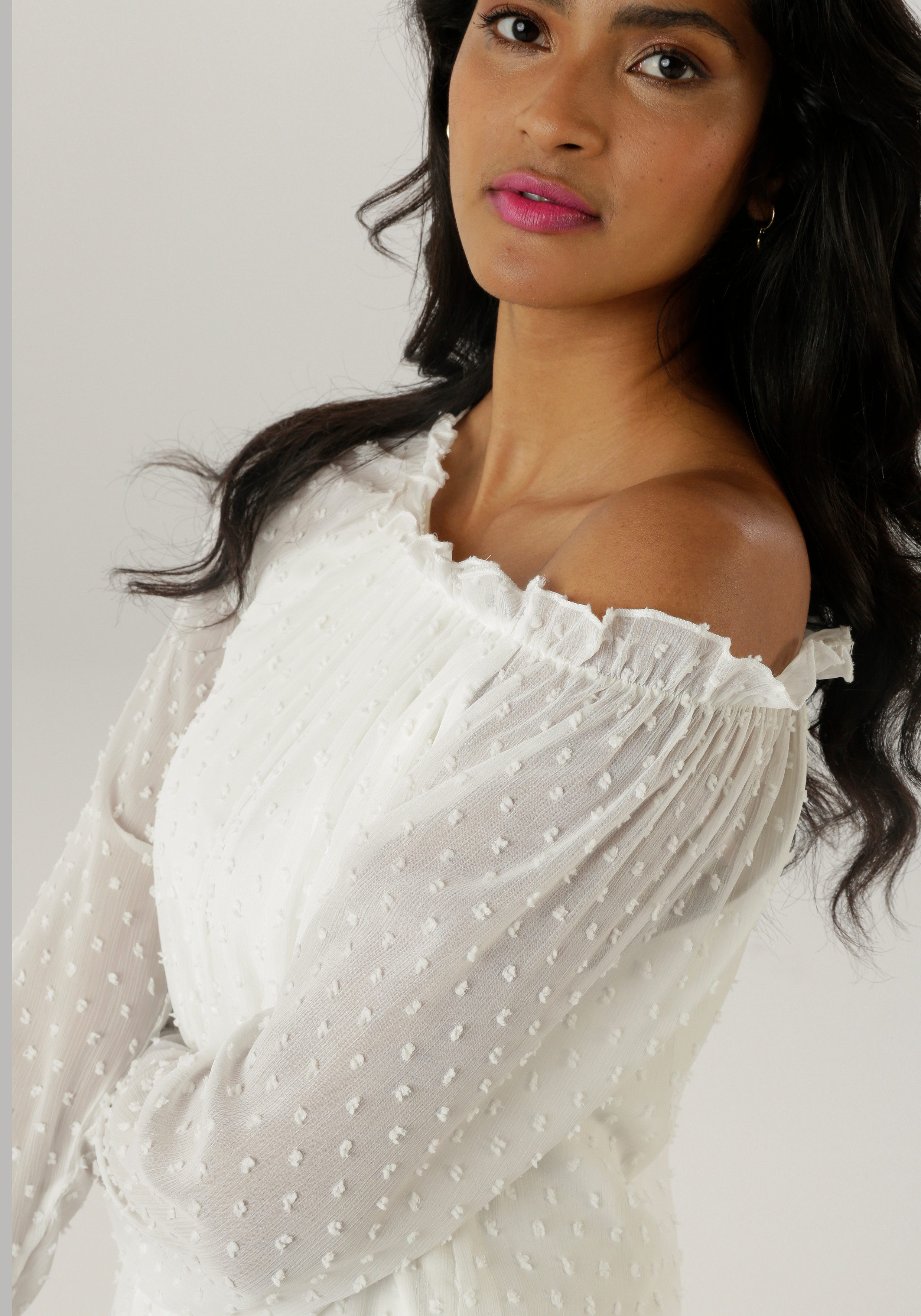 Aniston SELECTED Schlupfbluse mit weiten Ausschnitt und elastischen Gummi