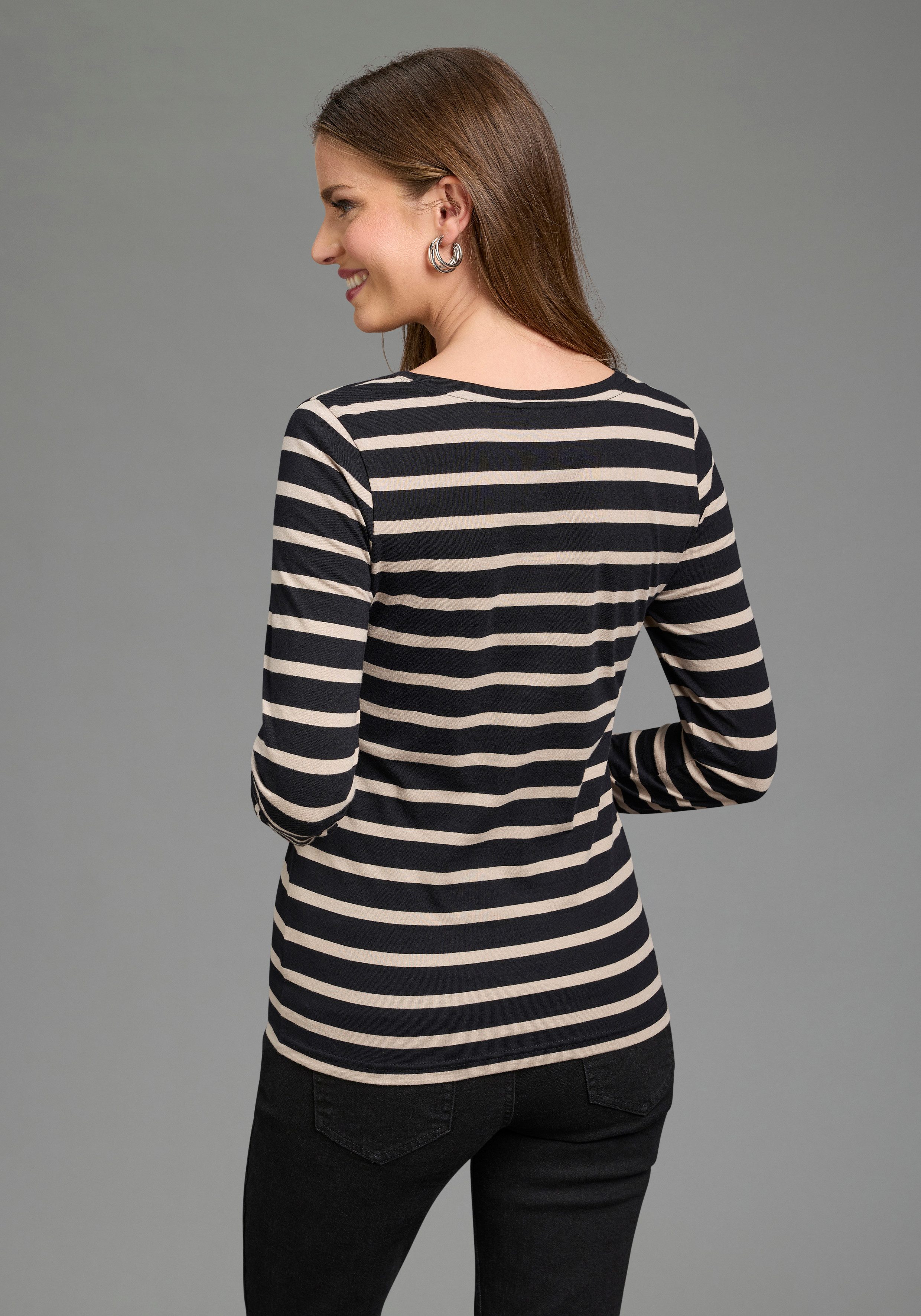 AJC Langarmshirt im casual Stil, mit Rundhalsausschnitt mit Blende, figurbetont