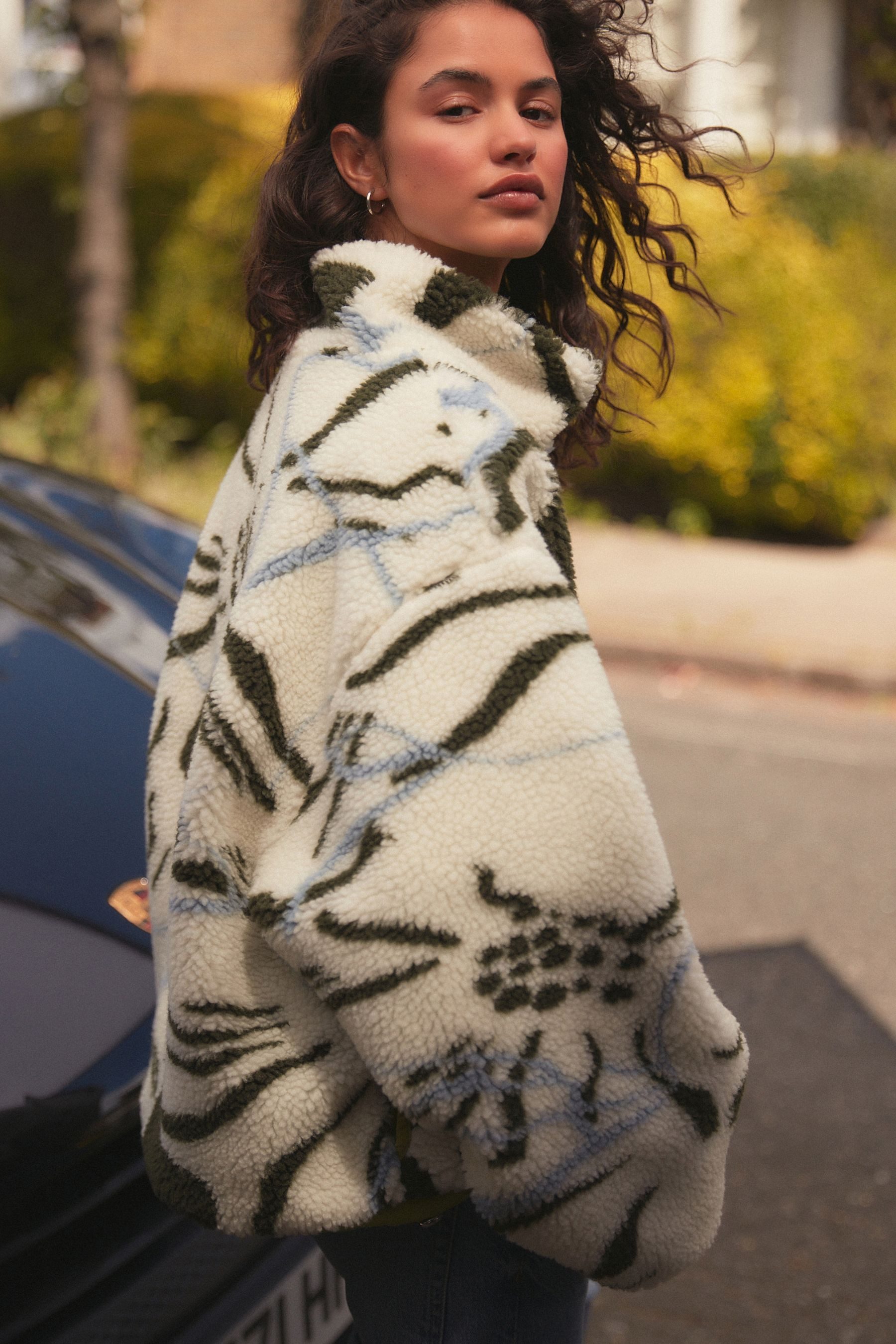 Next Fleecejacke Wendebare, geblümte Teddyborg-Jacke (1-St) günstig online kaufen