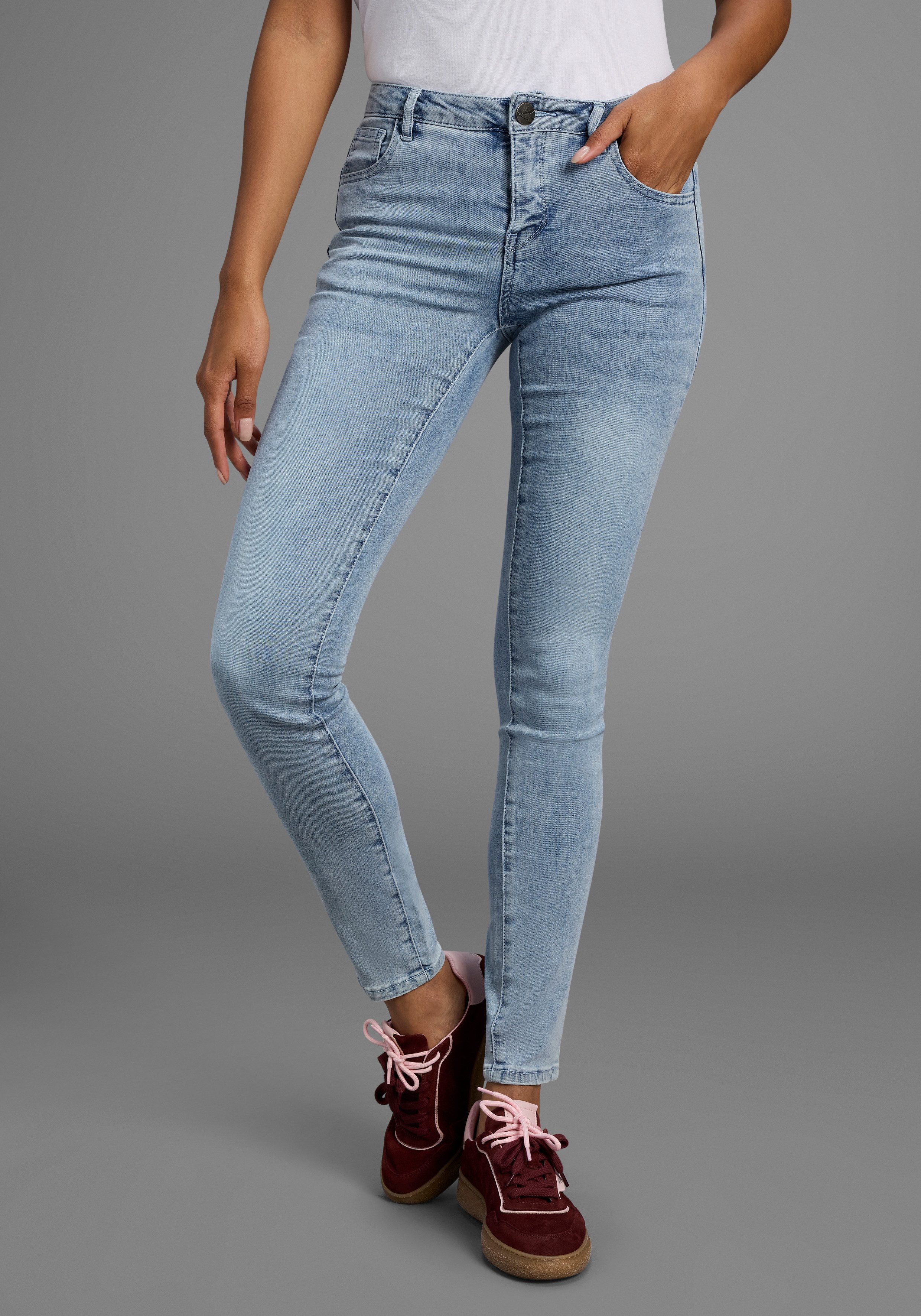 Arizona Skinny-fit-Jeans Ultra-Stretch extra-enger Beinverlauf, normale Leibhöhe, mit Eingrifftaschen