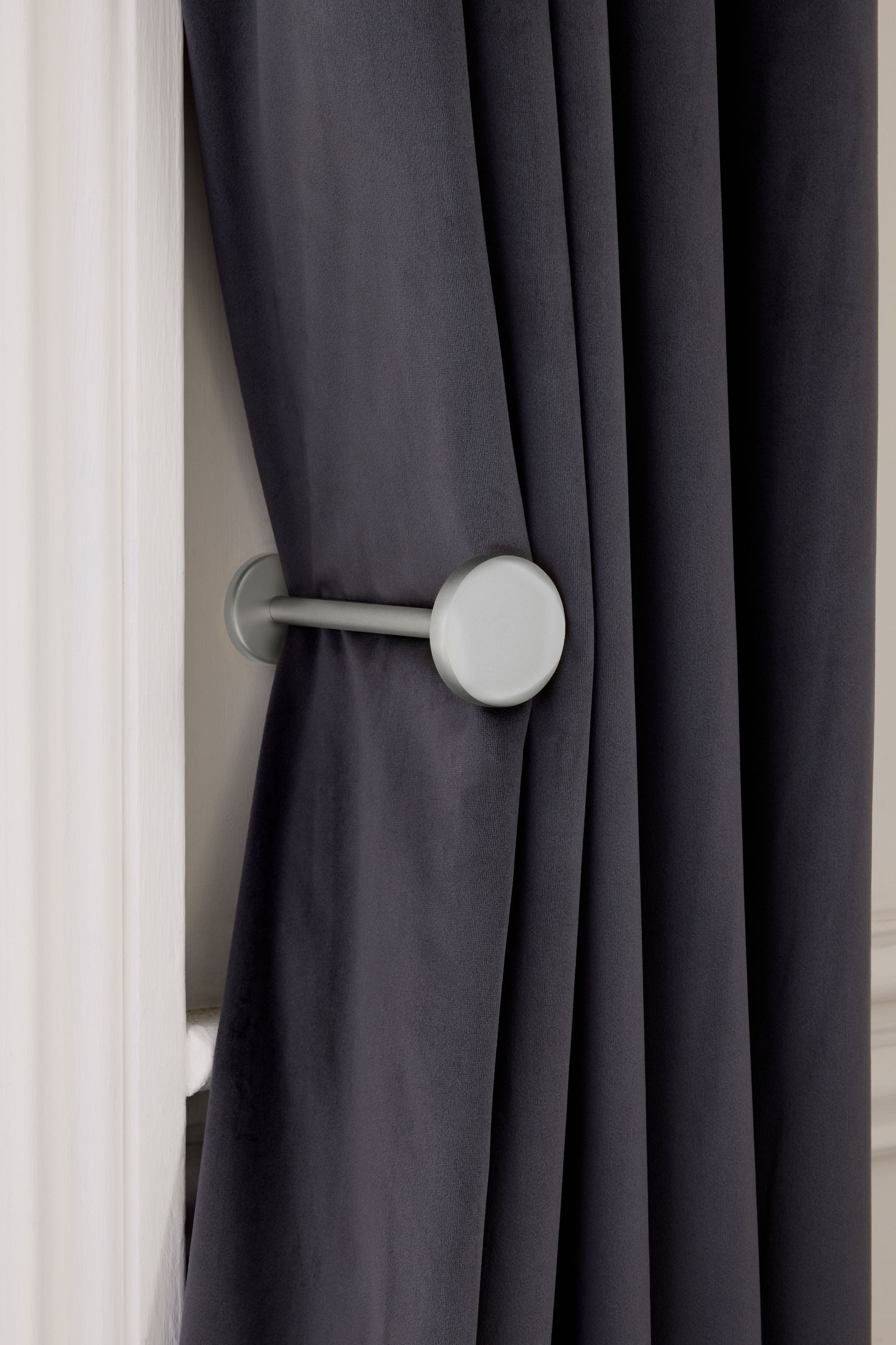Next Raffhalter Next Set aus 2 Gardinenhaken mit Knauf – Bild 4 von 4