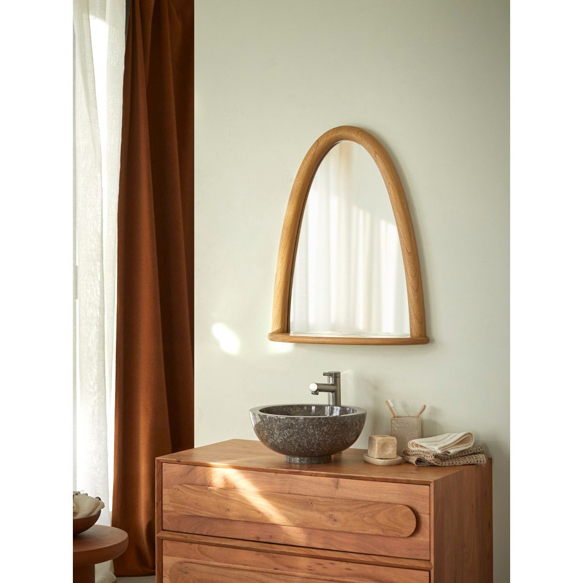 Tikamoon Spiegel Badezimmerspiegel aus Mindiholz 68x55 cm - Lana