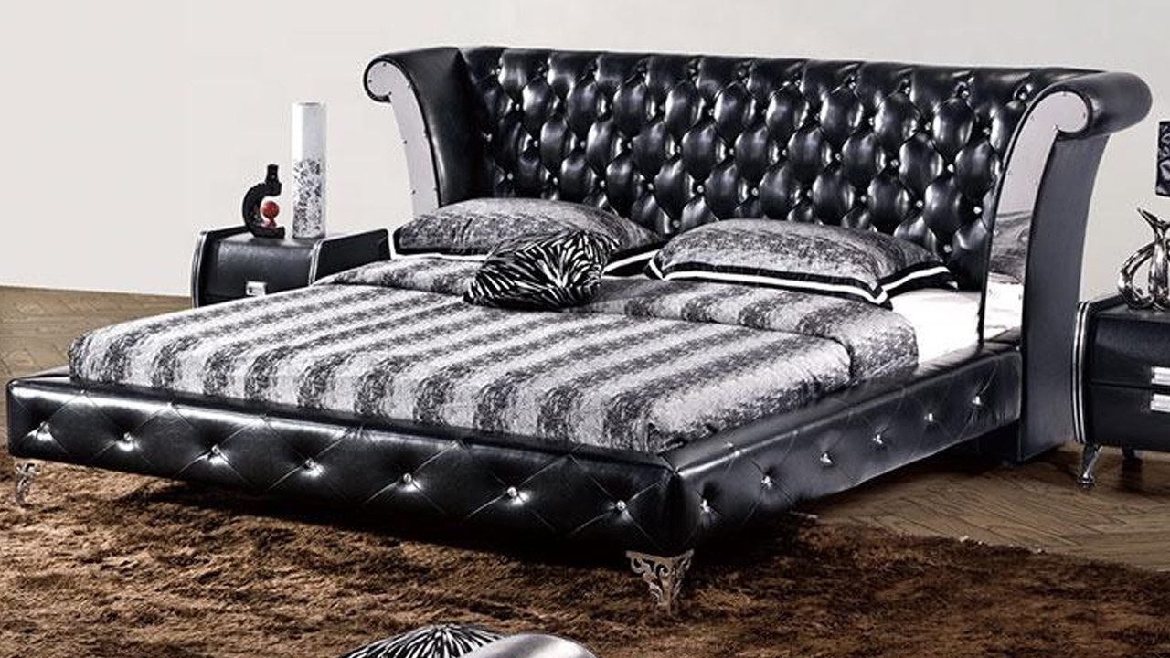 Xlmoebel Polsterbett Edelstahl Doppelbett mit Chesterfield-Leder und Polsterung (Polsterbett, Polsterbett), Hergestellt in Europa