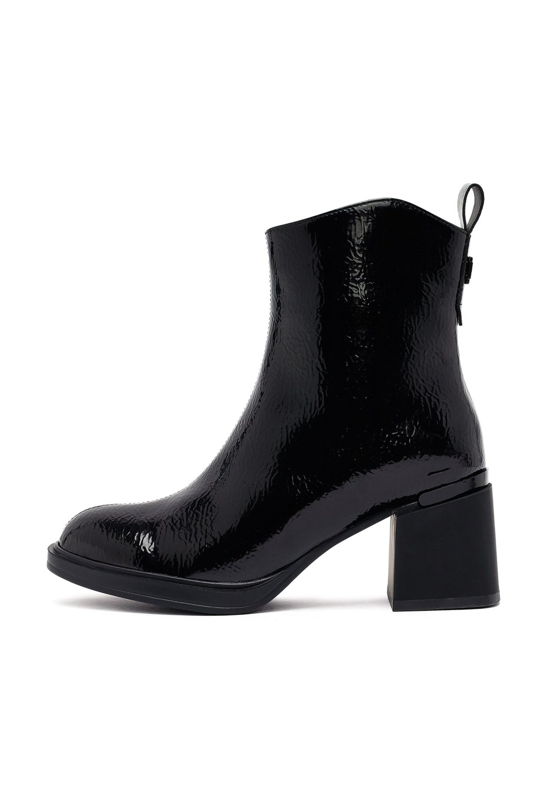 Derimod Absatz-Stiefeletten aus Kunstlack Ankleboots