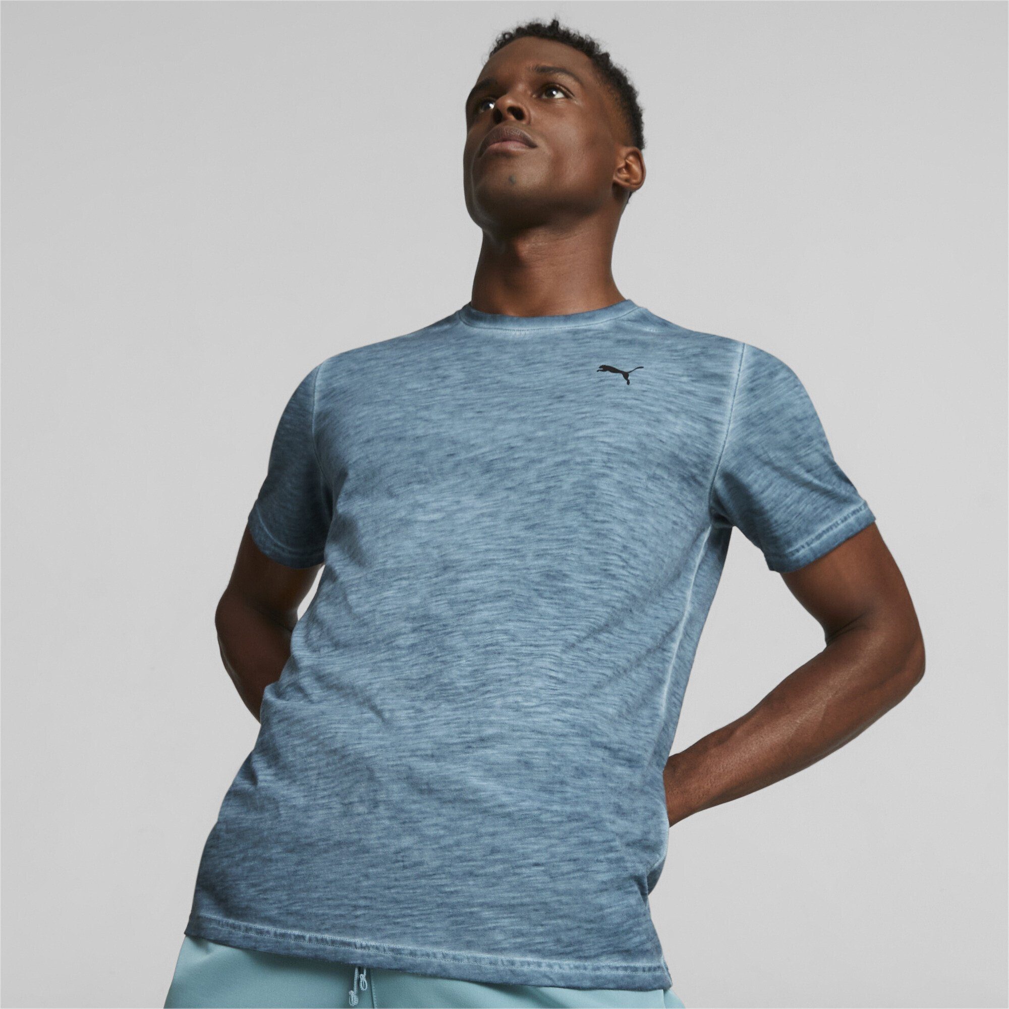 Herren Studio Wash Foundation Trainings-T-Shirt PUMA Yogashirt Bold Blue