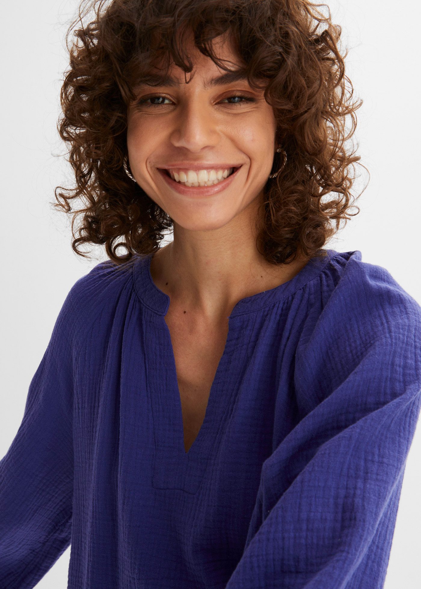 bonprix Shirtbluse Oversize-Passform, mit V-Ausschnitt, aus Baumwolle, 3/4-Ärmeln