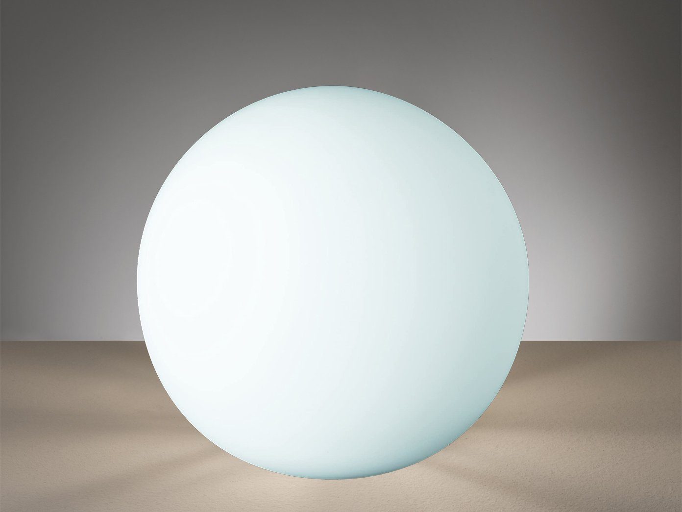 Reality Leuchten LED Nachttischlampe, Dimmfunktion, LED wechselbar, über Schalter in 3 Stufen dimmbar, warmweiß, kleine Glas-kugel Kugelleuchte innen für Fensterbank, Couchtisch Ø20cm