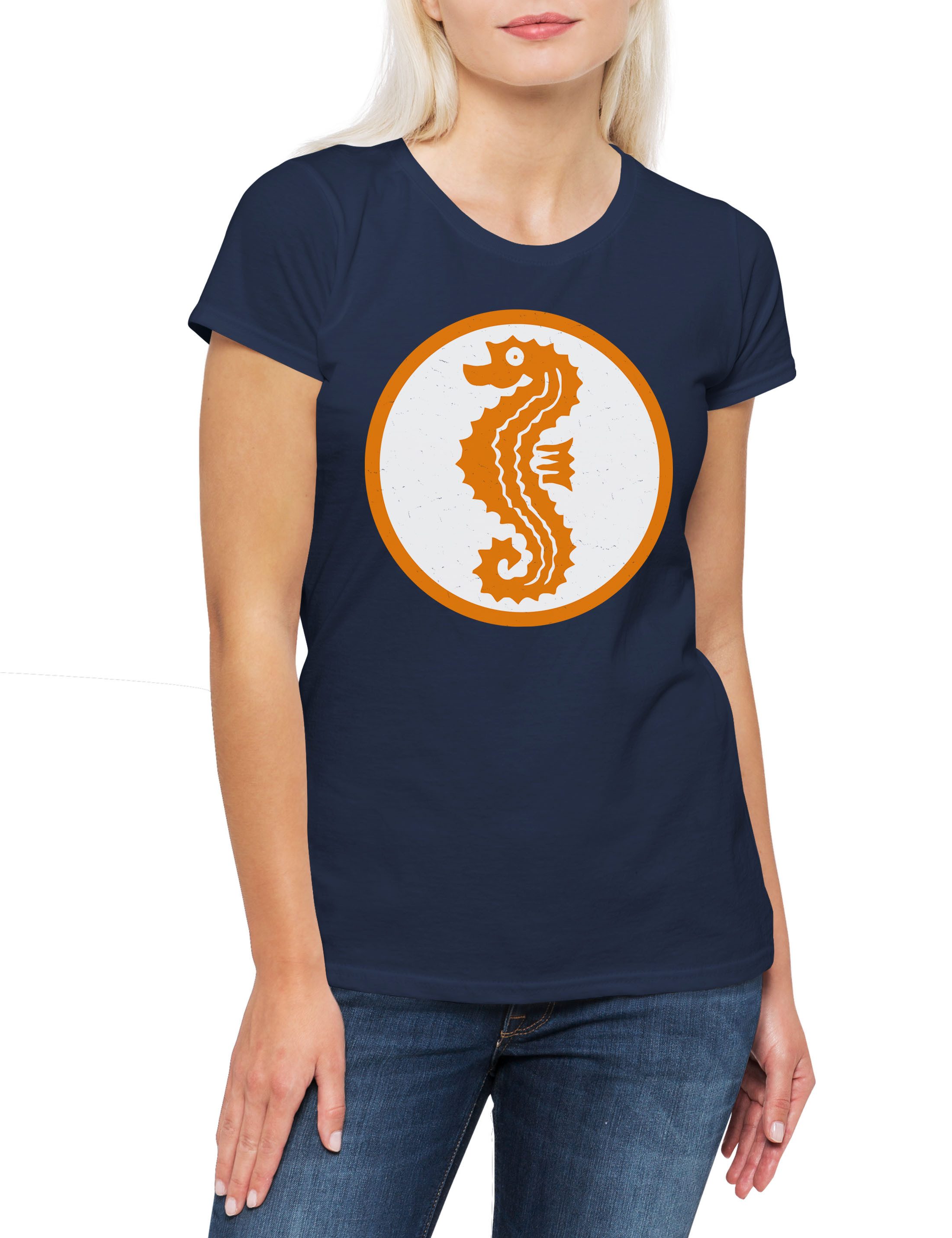 Urban Backwoods Print-Shirt Schwimmabzeichen Damen T-Shirt Sea Horse Seepferdchen Seahorse (1-tlg) Abzeichen Schwimmlehrer Swimming Teacher