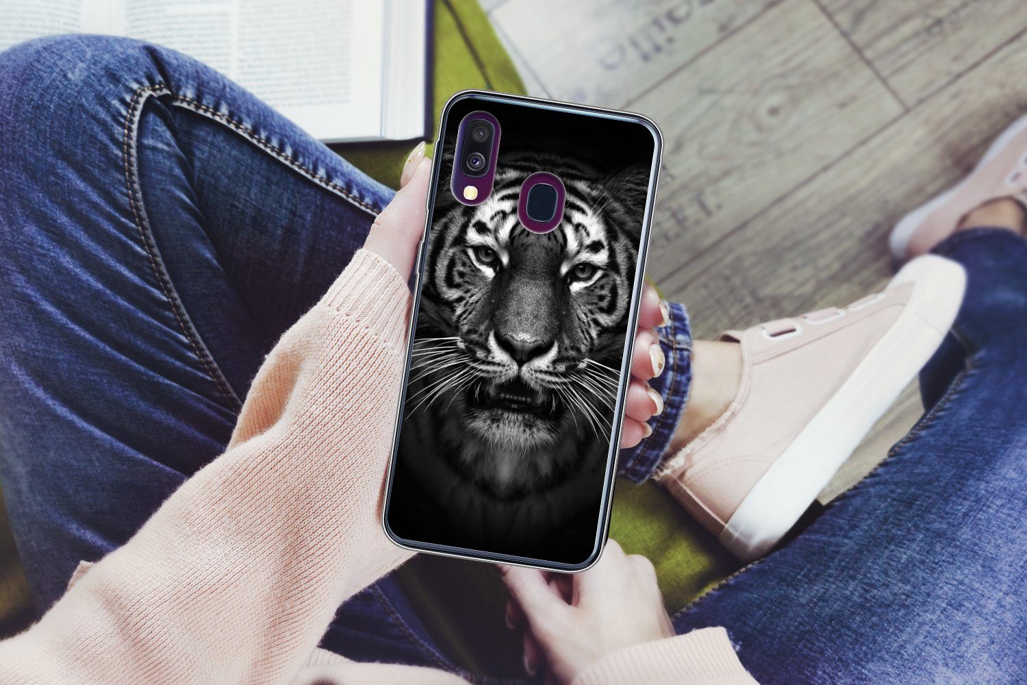 MuchoWow Handyhülle für Samsung Galaxy A40 Tiger - Tiere - Schwarz - Weiß - Porträt - Wild, Smartphone-Bumper, Print, Handy Schutzhülle Dünn