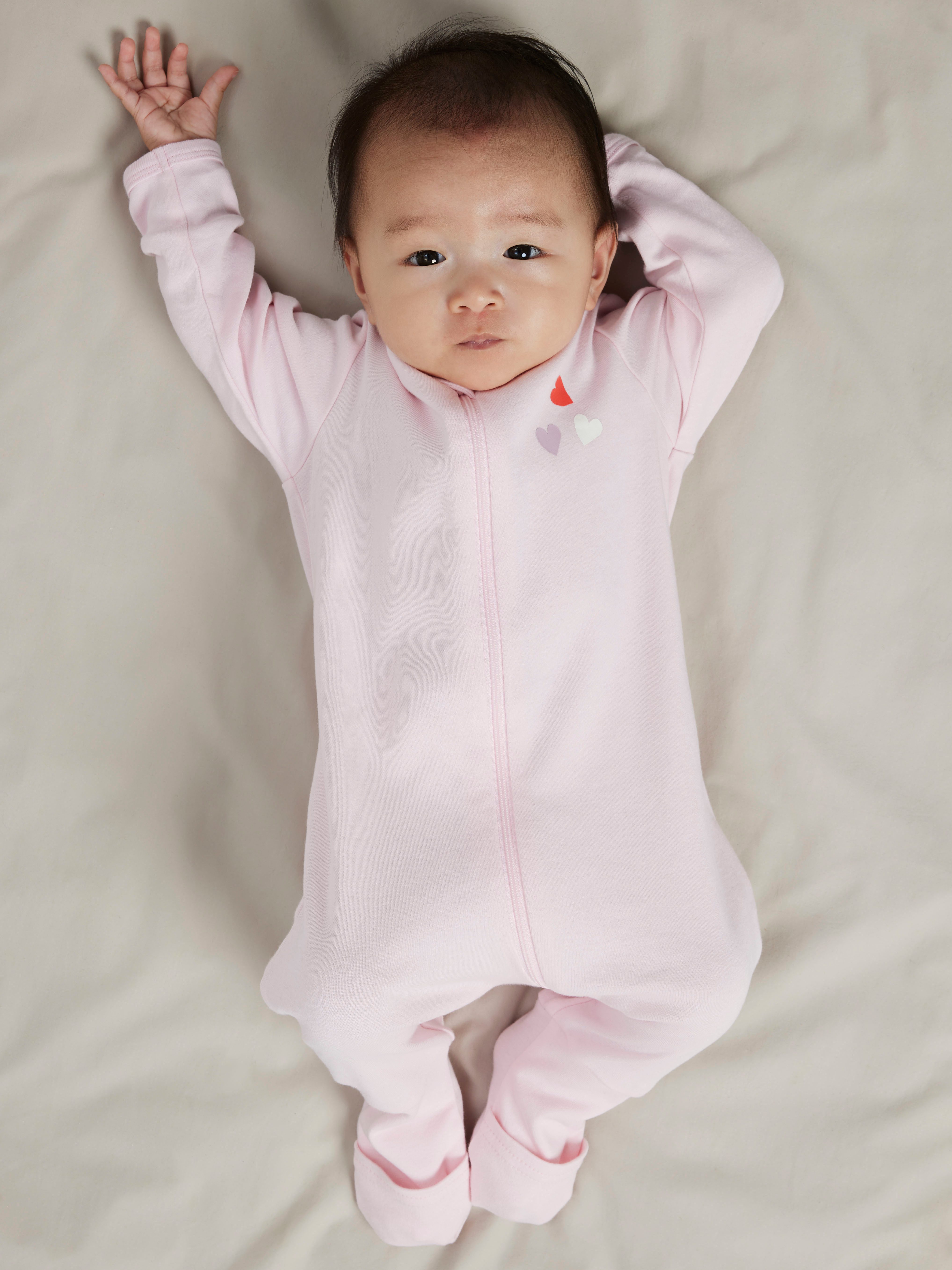 Name It Schlafanzug NBFNIGHTSUIT 2P ZIP FF CAR. HEART NOOS (Packung, 2 tlg) aus Baumwolle, bequeme Passform, mit Umschlagbund