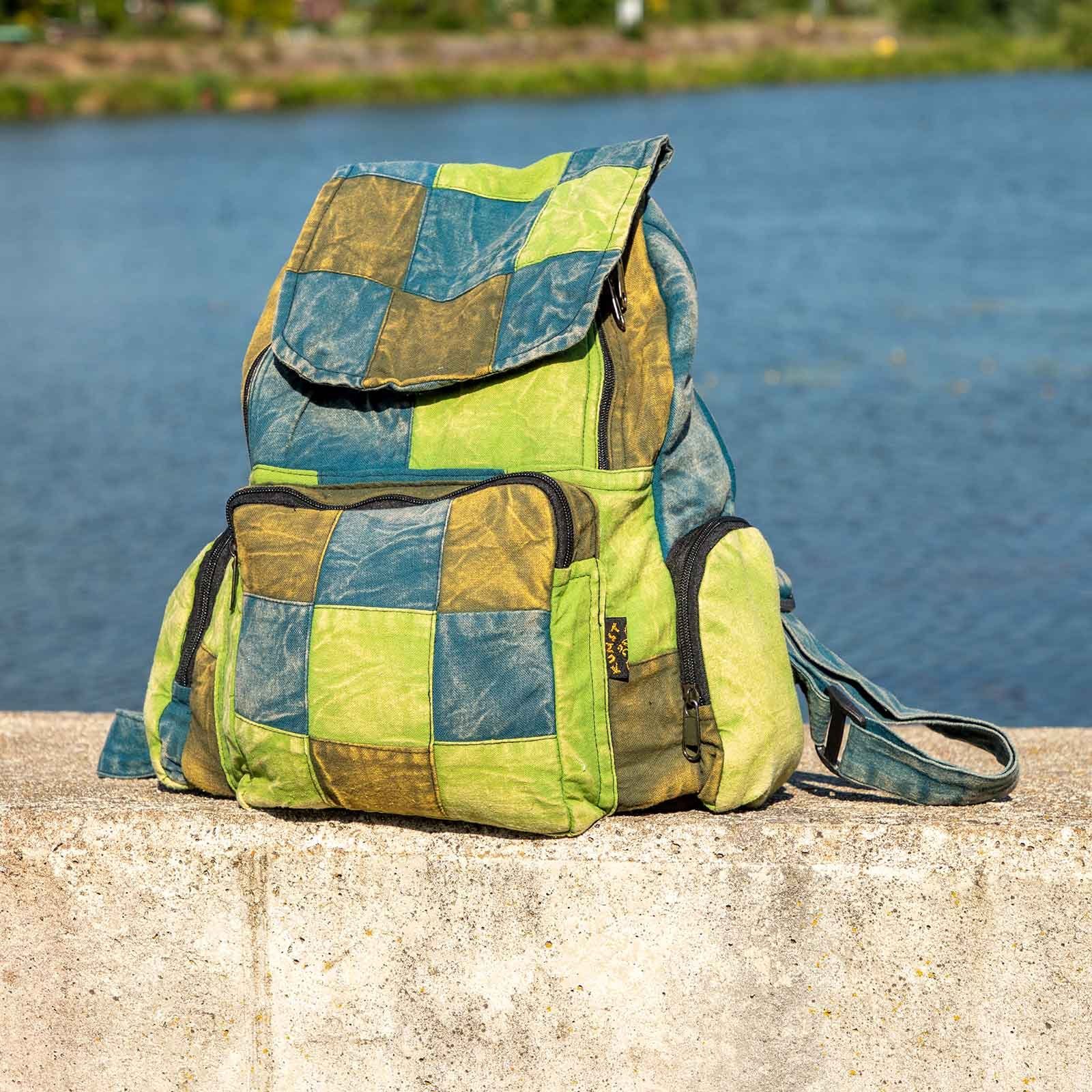 KUNST UND MAGIE Daypack Bunt Hippie Patch Rucksack Stonewashed Nepal