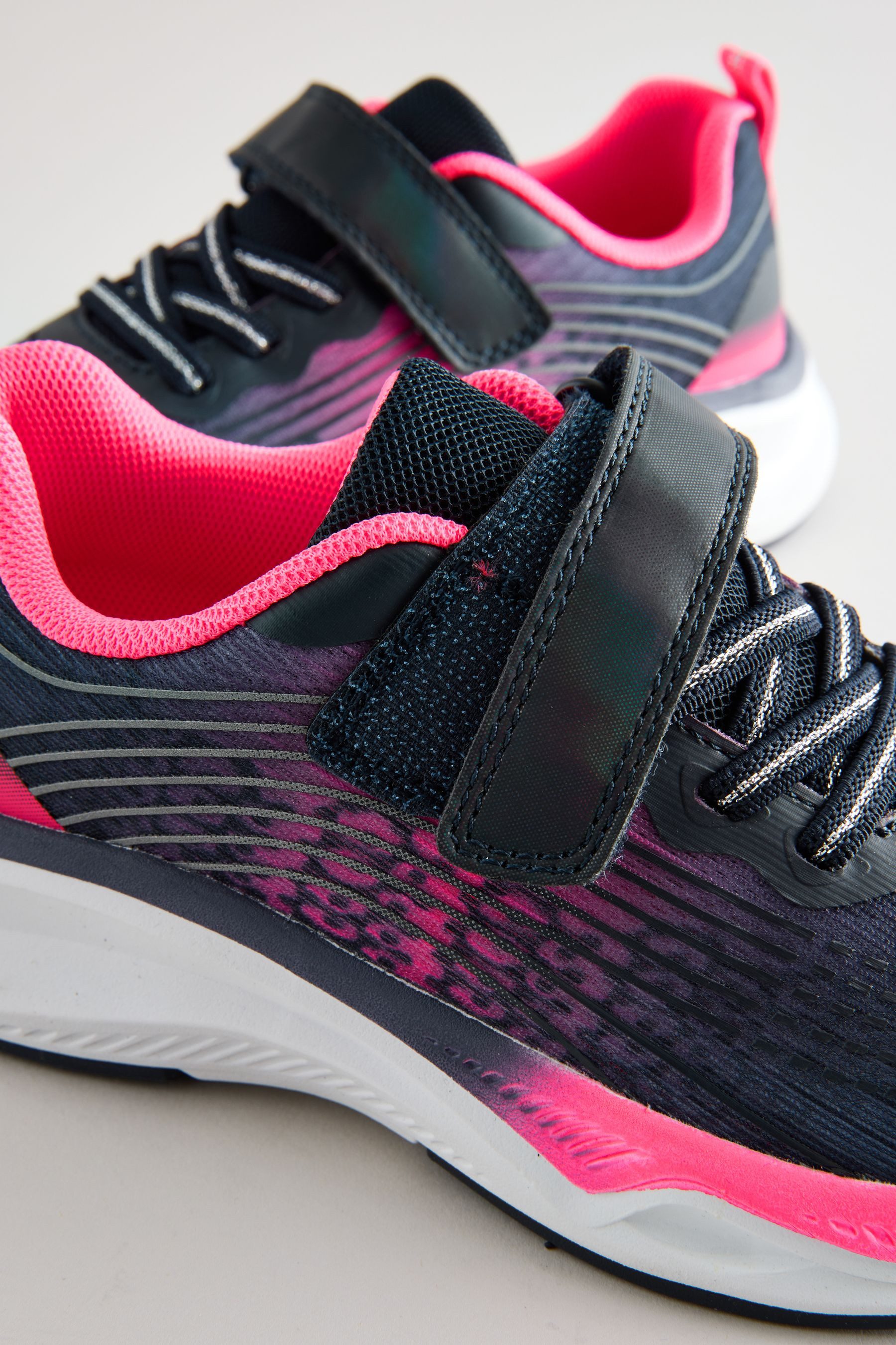 Next Schulturnschuhe mit elastischen Schnürsenkeln Sneaker (1-tlg)