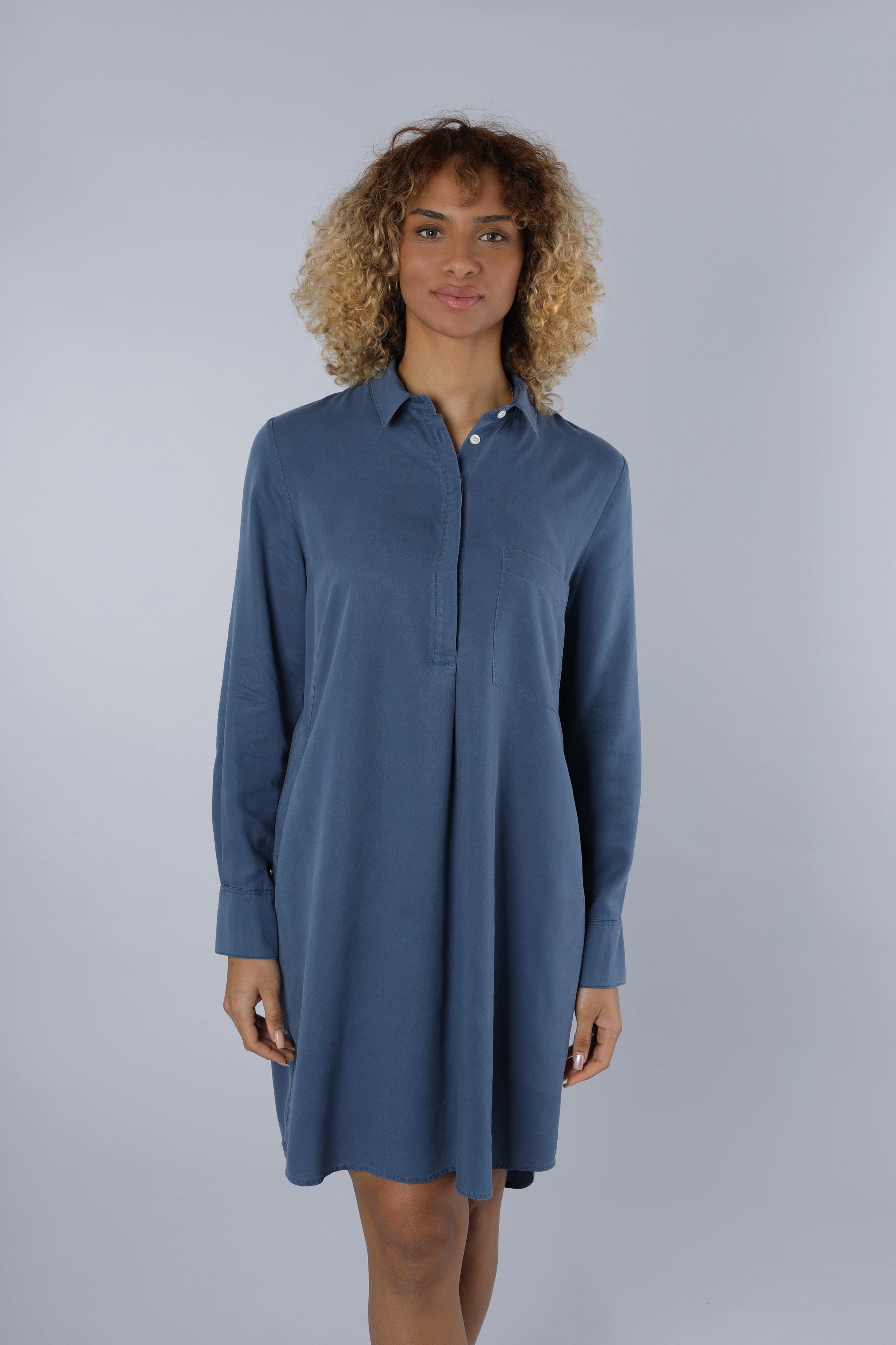 NADINE H Sommerkleid Nadine H leichtes Leinen-Sommerkleid mit Knopfleiste und Kragen in