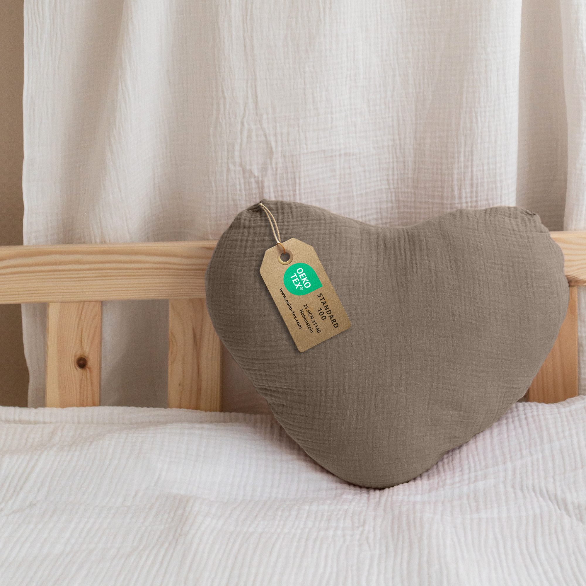 lilimaus Dekokissen Kuschelkissen Herz & Stern aus Musselin fürs Kinderzimmer, Kuschelkissen mit oder ohne Flatter - passend zu unserer Bettwäsche