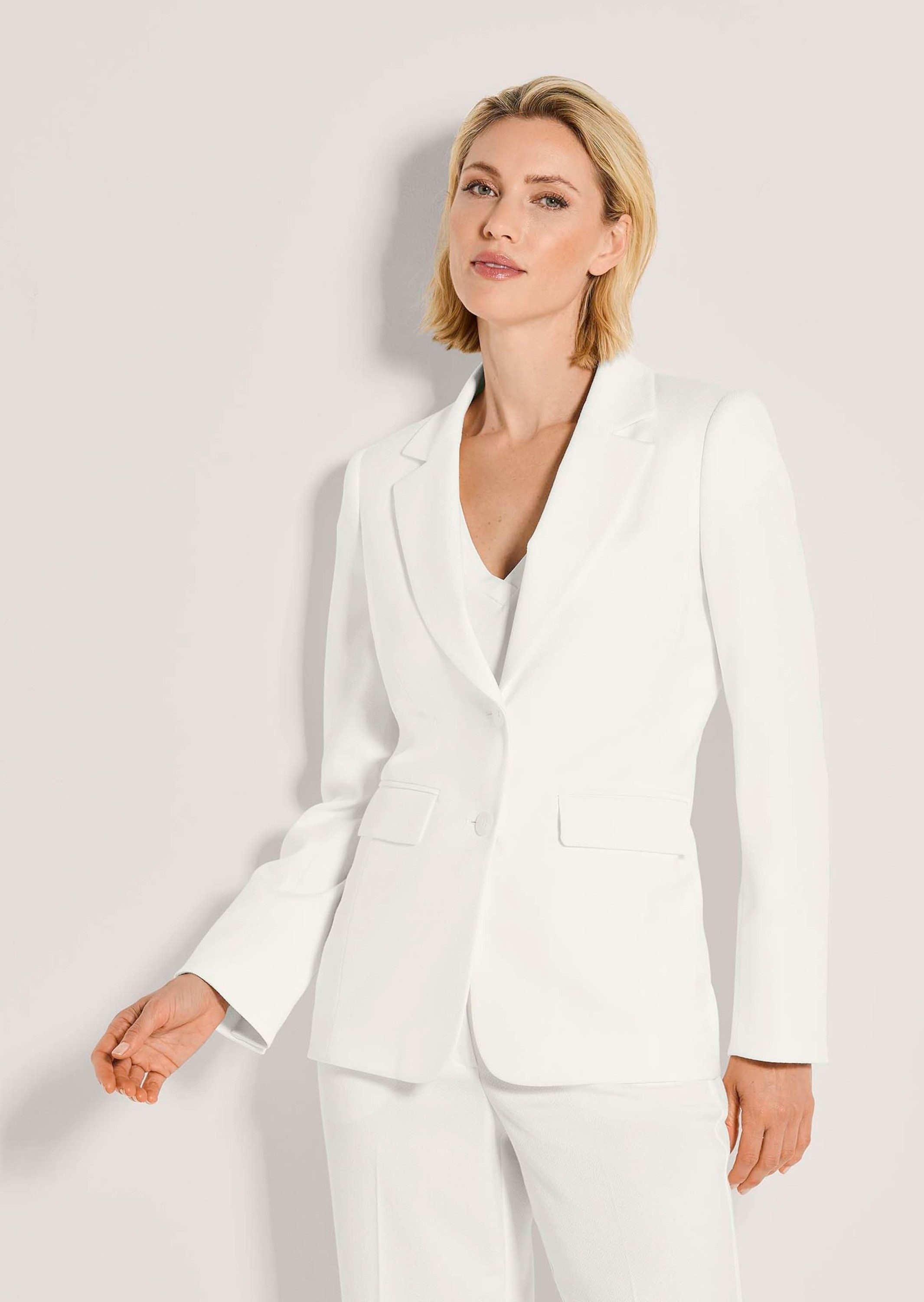 MADELEINE Kurzblazer Stilvoller Einreiher mit Reverskragen Viskoseblazer mit Revers, Pattentaschen, Knopfverschluss und Langarm