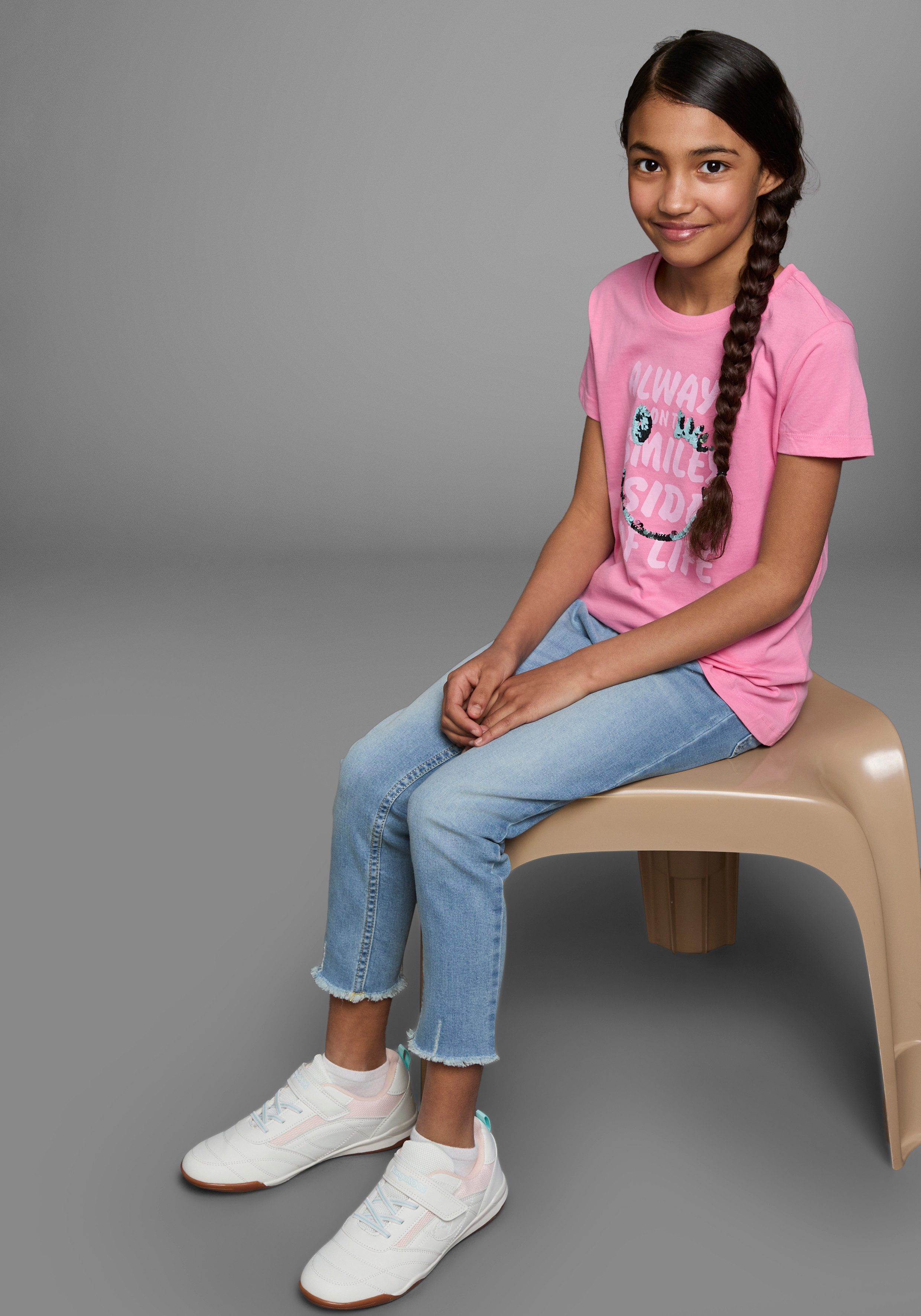 KIDSWORLD T-Shirt mit Wendepailletten Kurzarm, Basic-Passform, mit Pailletten, bedruckt