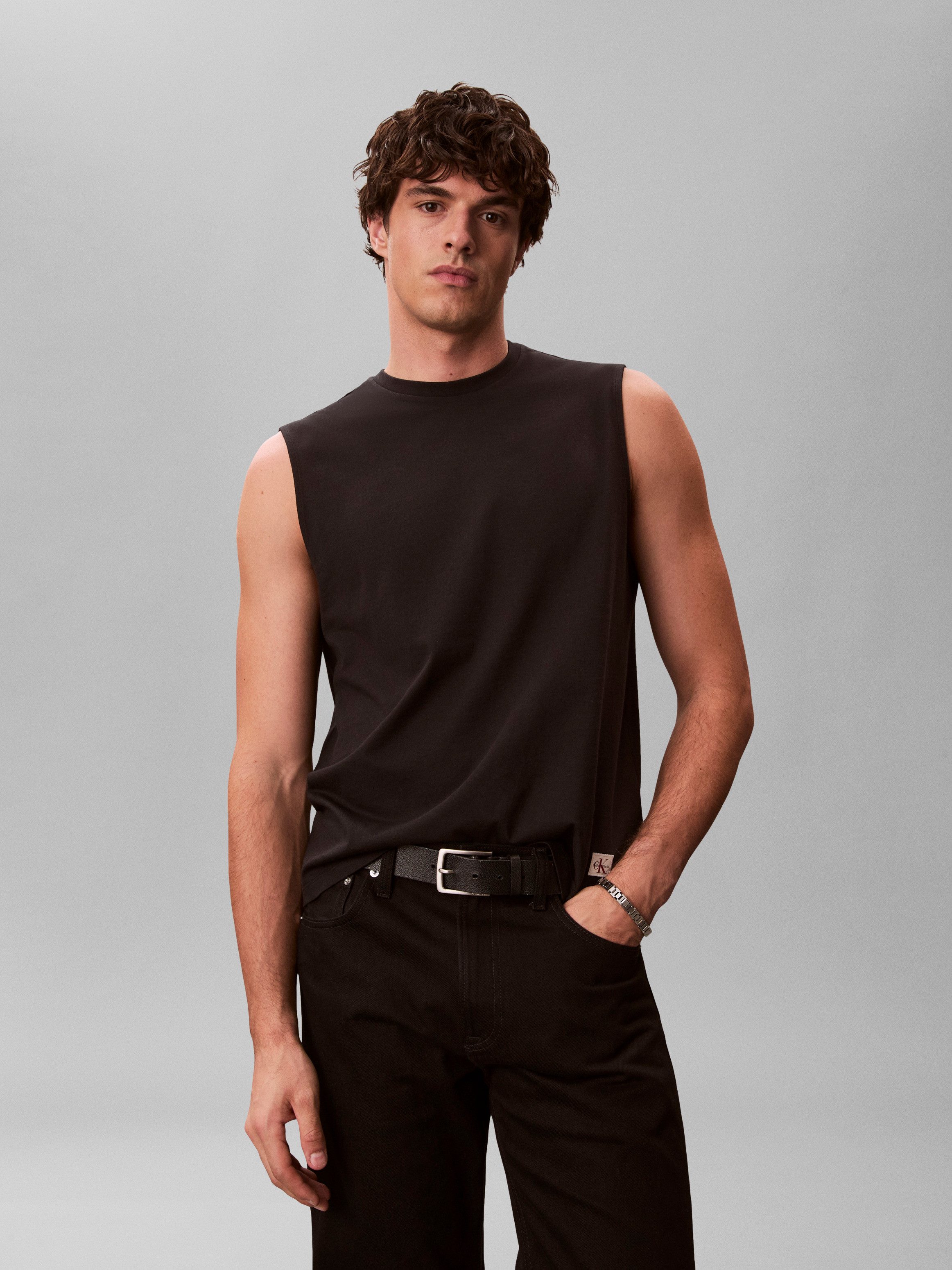 Calvin Klein Tanktop JERSEY BADGE MUSCLE TANK Regular fit mit Rundhalsausschnitt