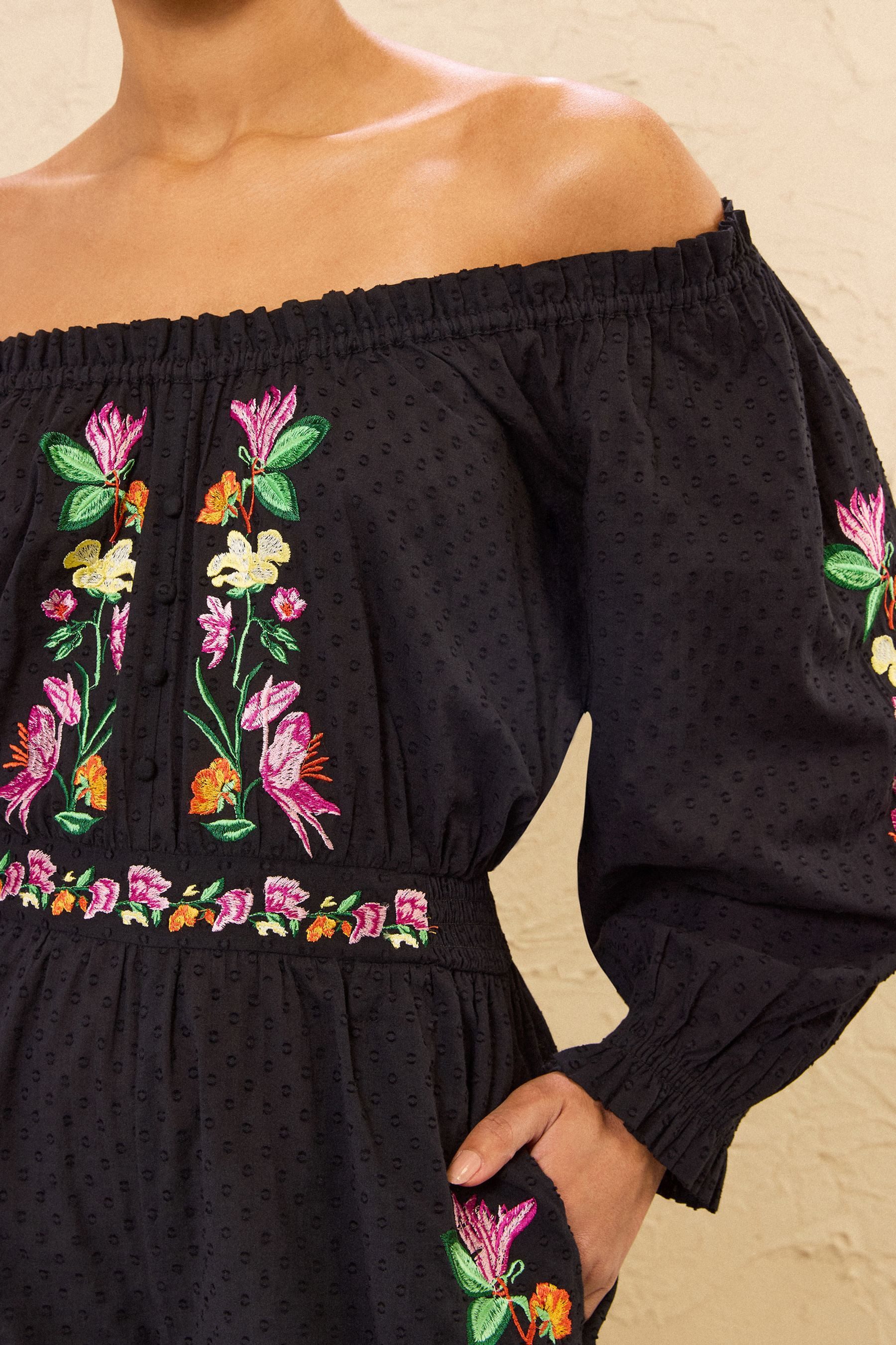 Love & Roses Playsuit Love & Roses Playsuit mit Stickerei, Regular (1-tlg) – Bild 4 von 4