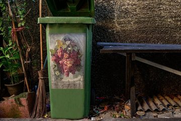 MuchoWow Wandsticker Flamme Tokajer-Trauben - Gemälde von Edwin Deakin (1 St), Mülleimer-aufkleber, Mülltonne, Sticker, Container, Abfalbehälter