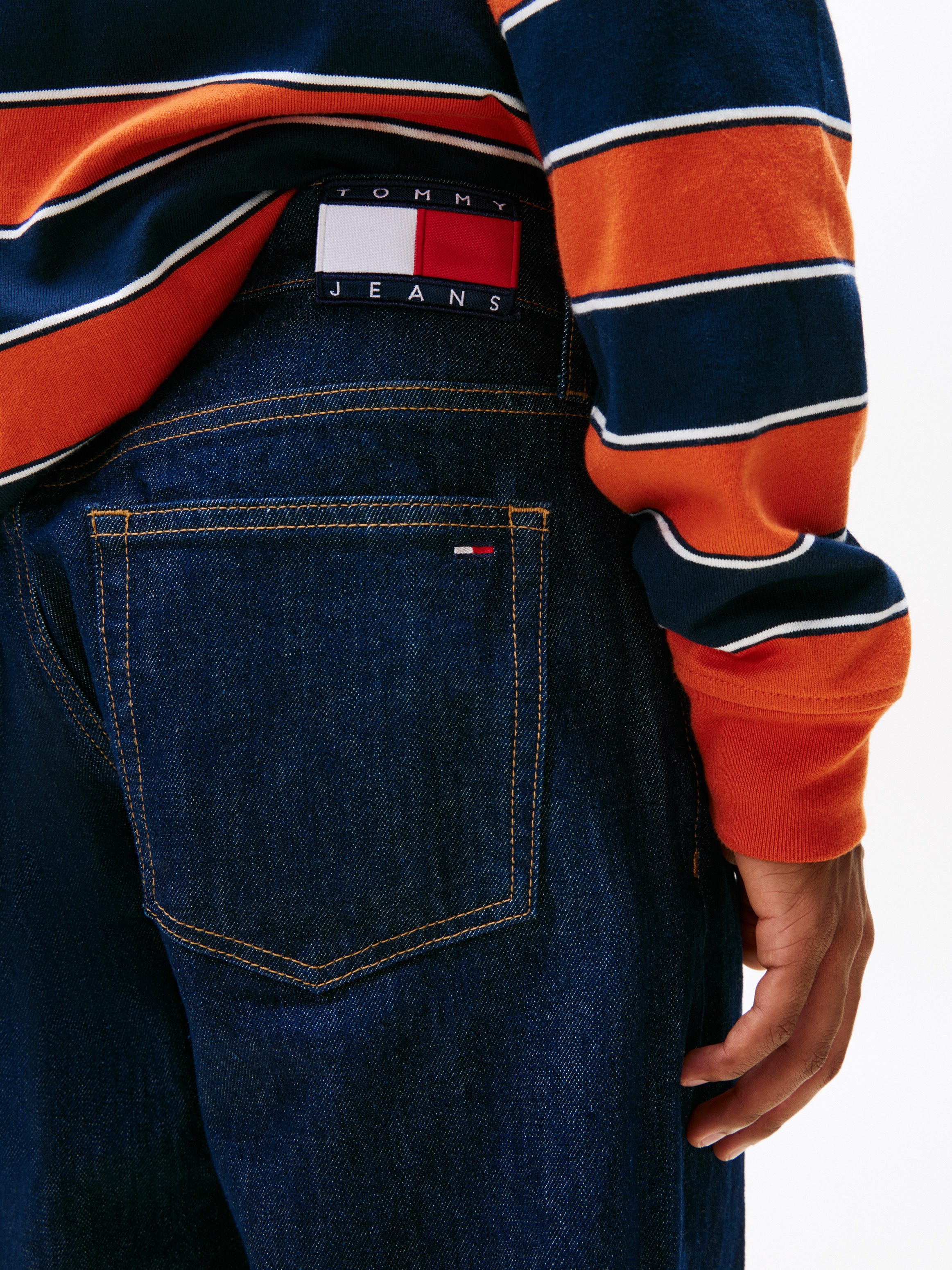 Tommy Jeans 5-Pocket-Jeans Sonny Regular Tapered mit dezenter Waschung – Bild 4 von 5