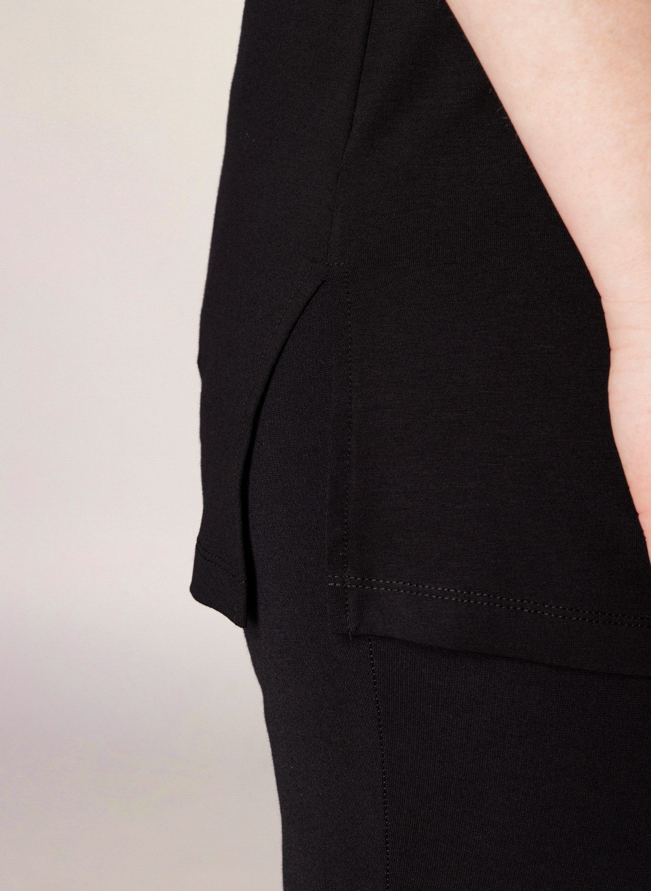 Base Level Curvy Trägertop Hüftbedeckender Schnitt mit Schlitzen am Saum