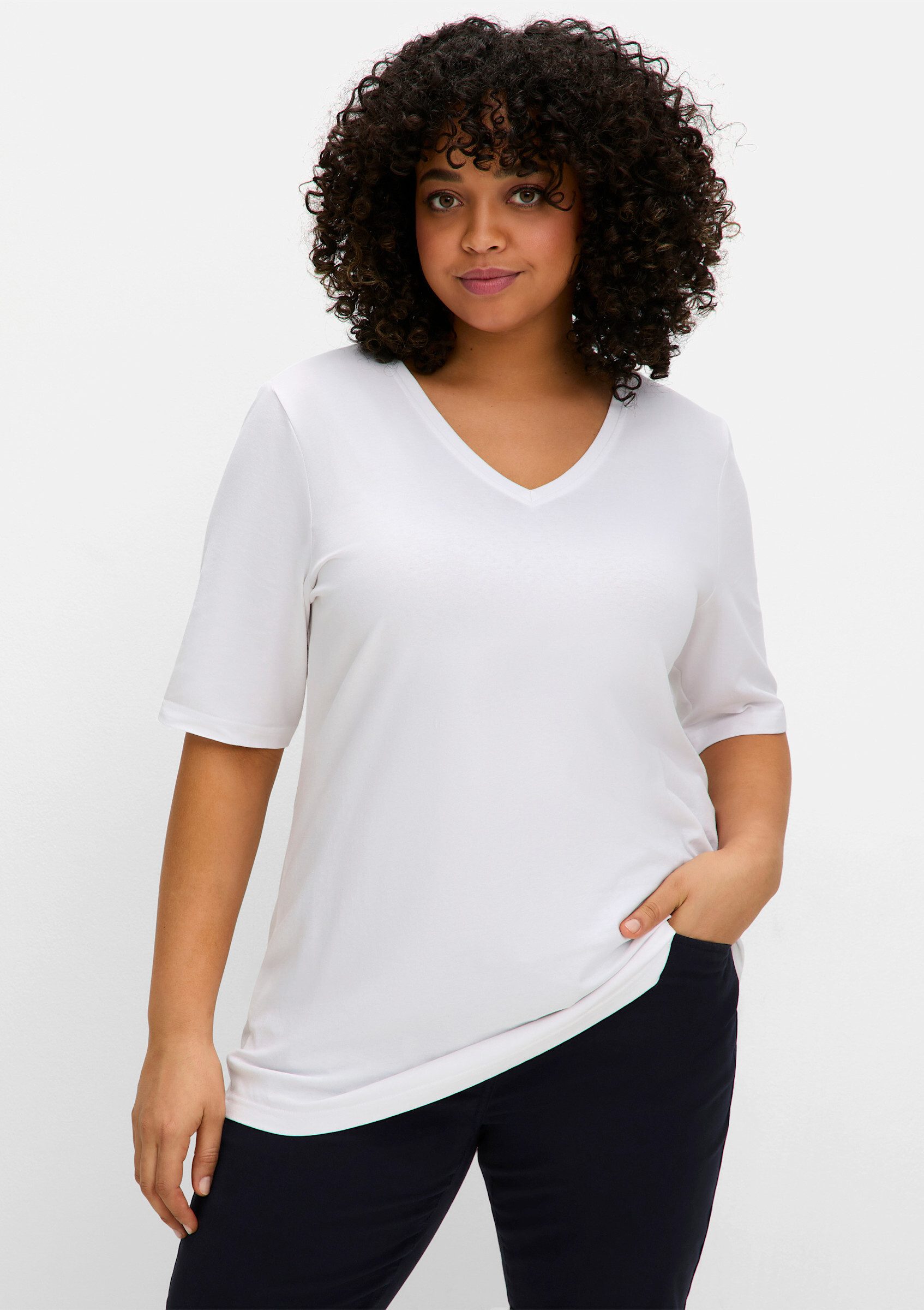 Sheego T-Shirt V-Shirt . mit V-Ausschnitt, leicht tailliert günstig online kaufen