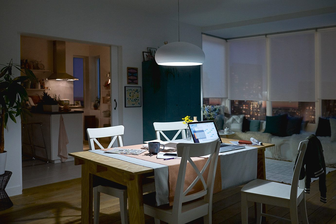 Philips Hue LED-Leuchtmittel LED Lampe Stick 68W E27 T38 matt, E27