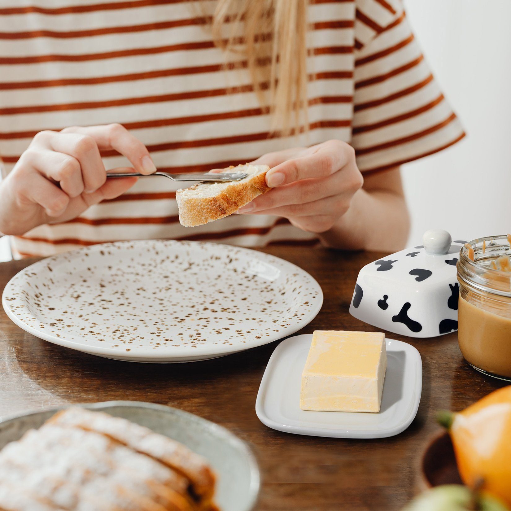 Zedelmaier Butterdose Butterdose aus Keramik,Butterschale Porzellan für Butter(250g), (Set, HYH003), Klimafreundlich, leicht zu reinigen und praktisch – Bild 4 von 5