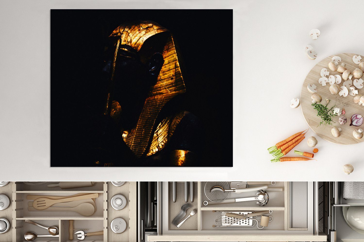 nutzbar, 60x52 Mobile cm, - Schwarz, Gold MuchoWow Pharao Luxus Arbeitsfläche (1 - - tlg), Ceranfeldabdeckung - Herdblende-/Abdeckplatte Ägypten Vinyl,
