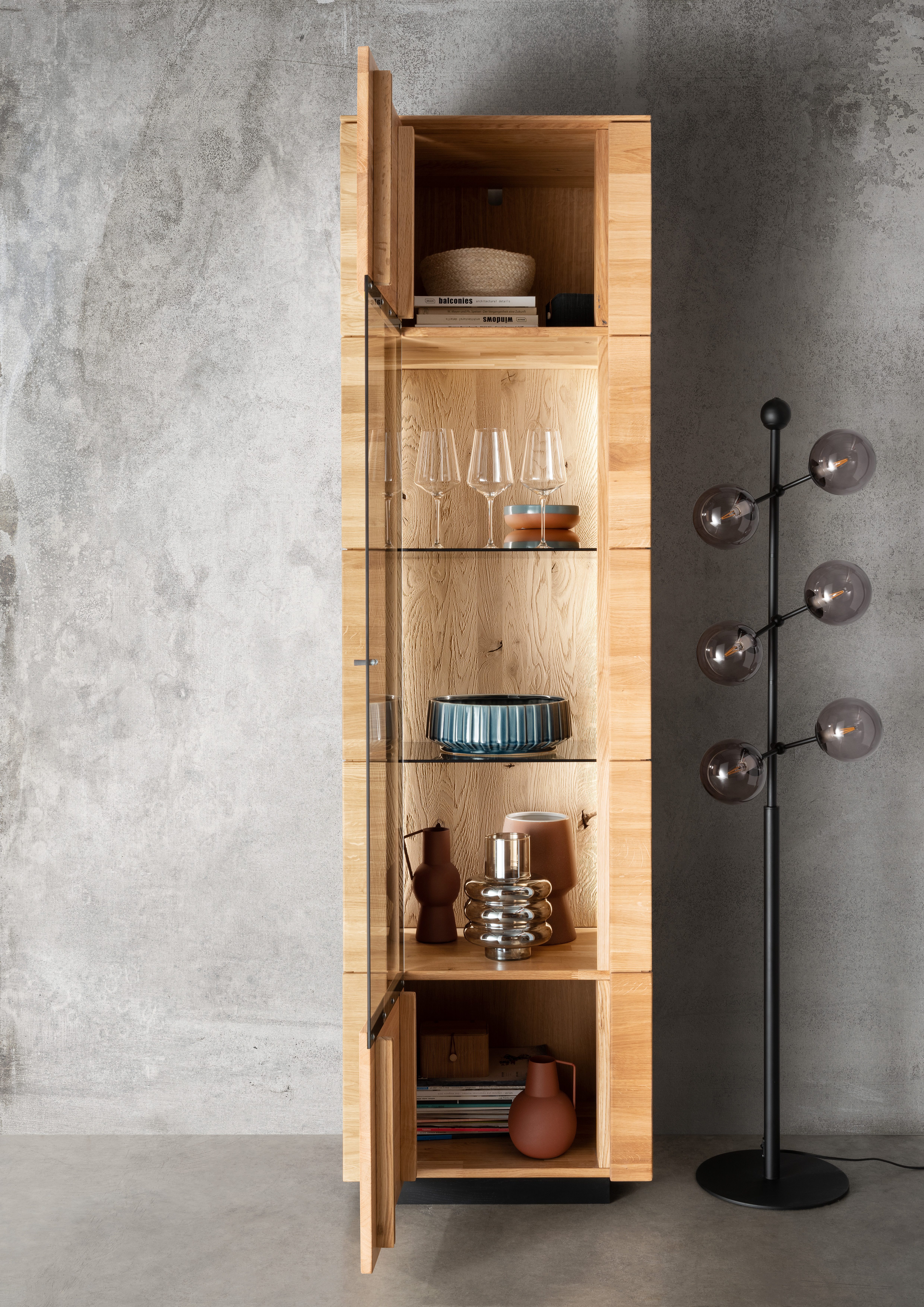Woodroom Standvitrine Zwettl (Wildeiche massiv geölt) Wohnzimmerschrank, Schrank mit Glastür