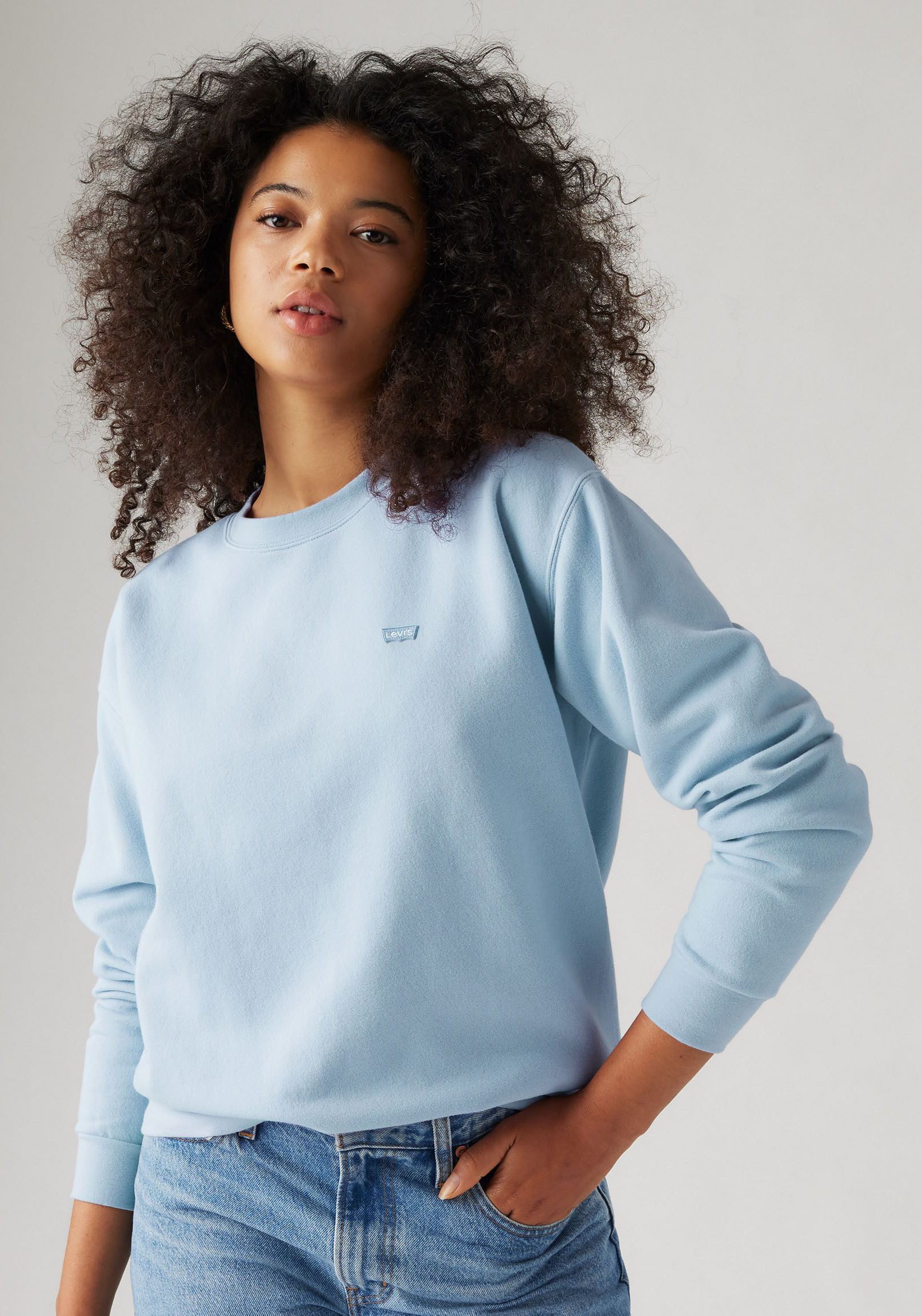Levi's® Sweatshirt EVERYDAY CREW SWEATSHIRT mit kleinem Logo auf der Brust günstig online kaufen