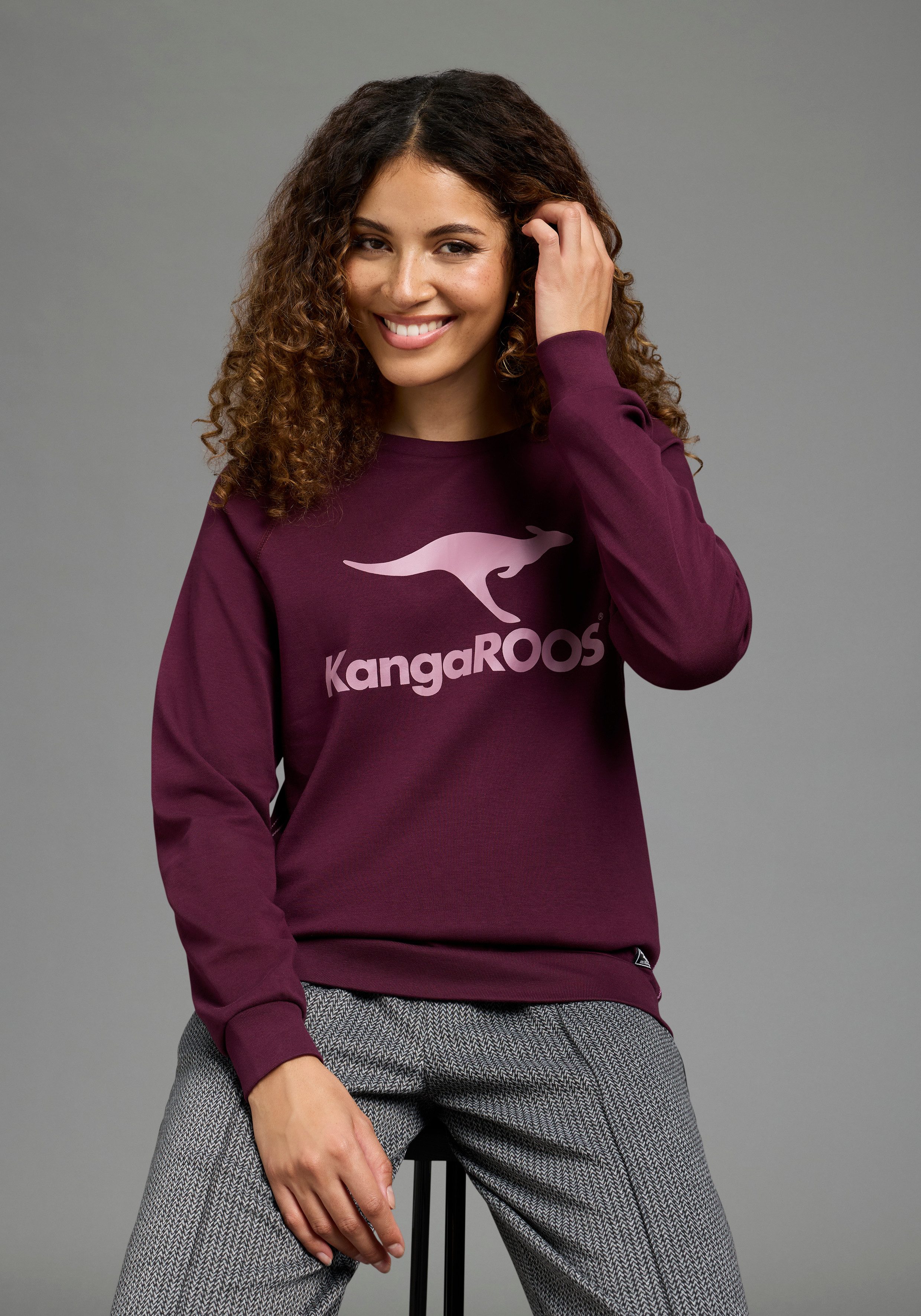 KangaROOS Sweatshirt mit Rundhalsausschnitt, Langarm, aus Baumwolle, bequeme Passform. € 39,99, (€ 39,99 pro 1 Stk).