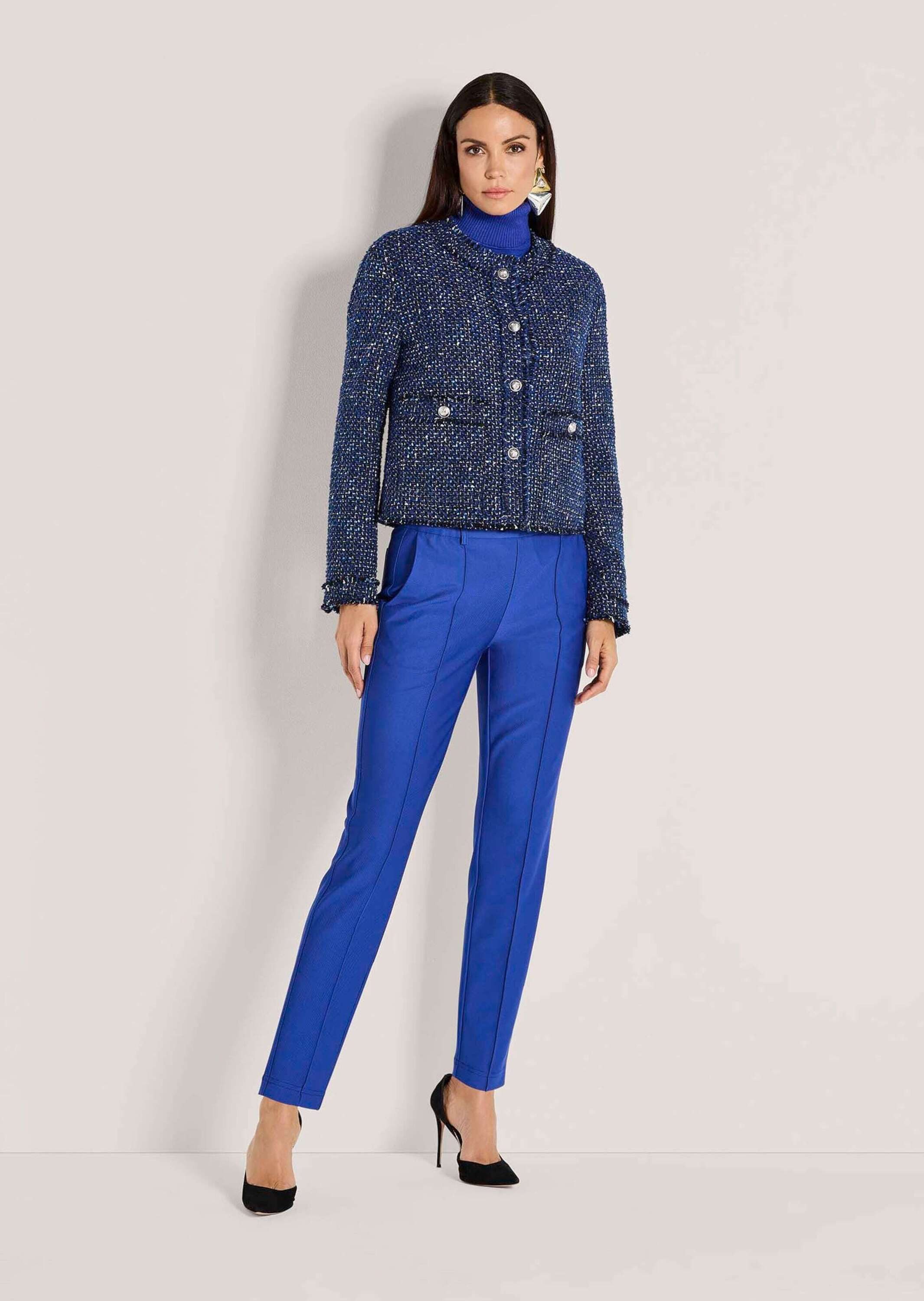 MADELEINE Kurzblazer Kurzblazer mit französischer Eleganz Kragenloser Blazer mit silbernen Knöpfen und langen Ärmeln