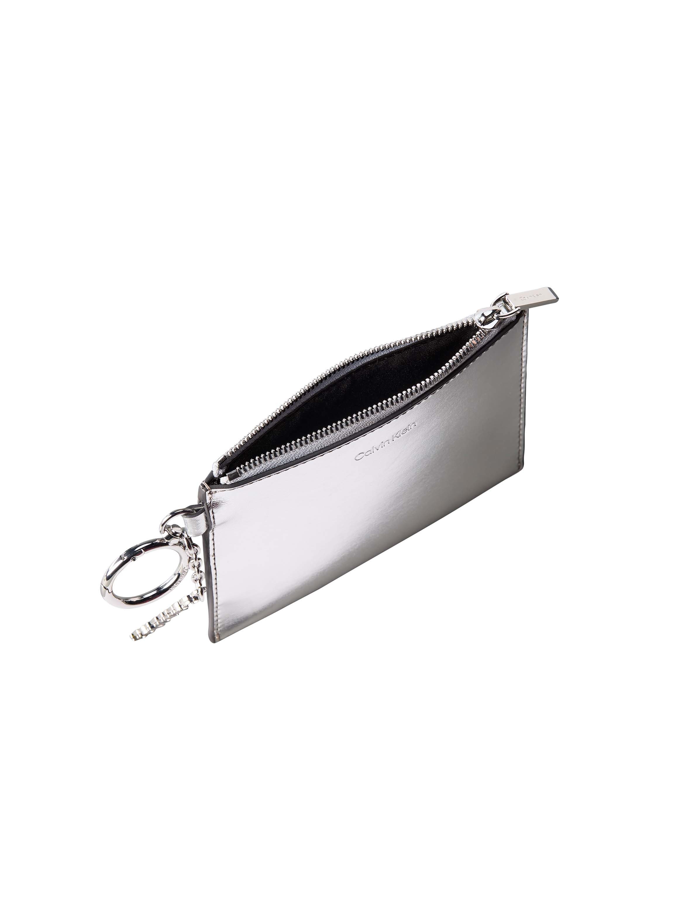 Calvin Klein Schlüsselanhänger SCRIPT HW METALLIC POUCH ON STRA, Taschenanhänger, Bag Charm mit Reißverschluss-Täschchen