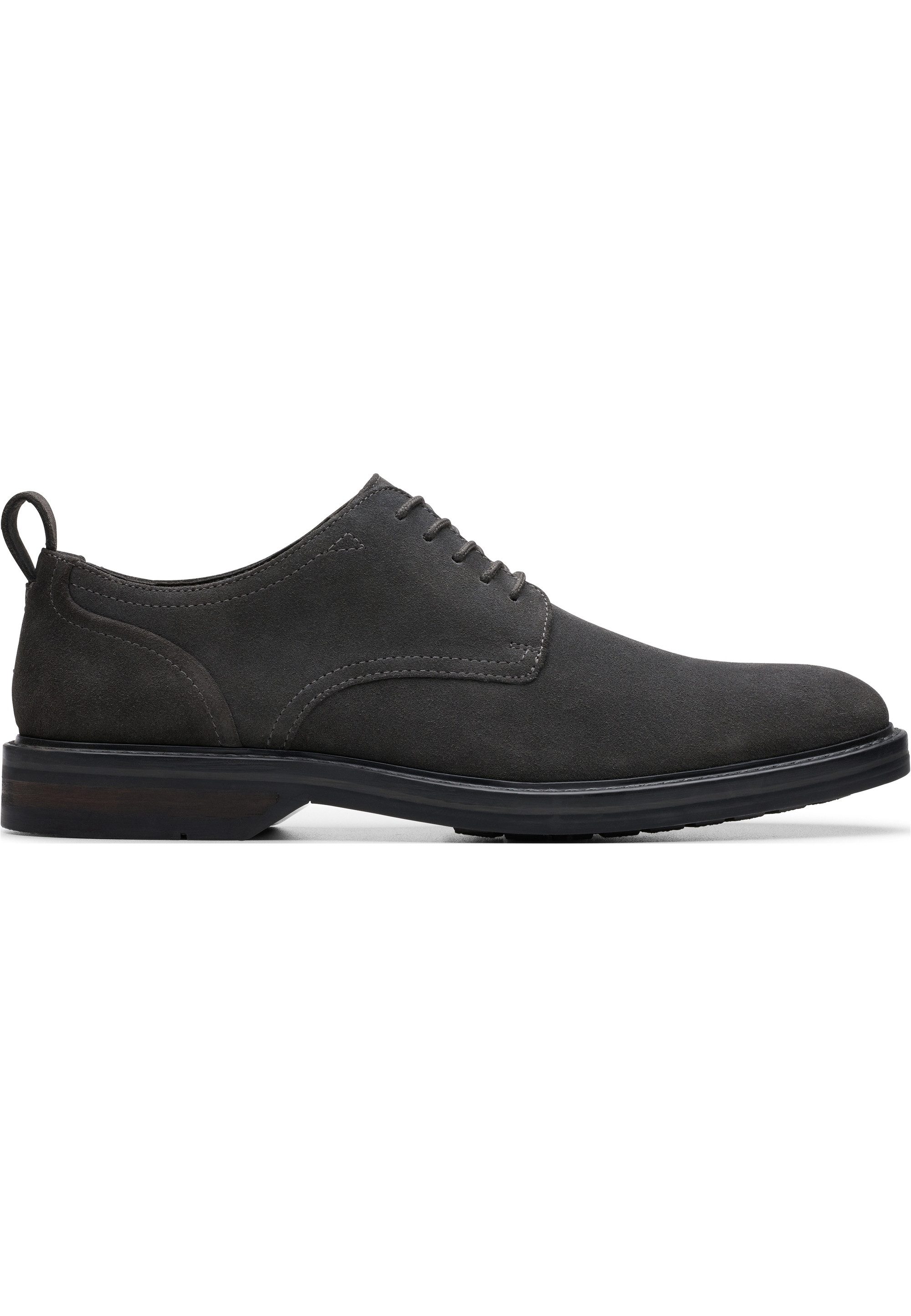 Clarks Aldwin Lace Schnürschuh mit Fersenschlaufe für einfaches Anziehen