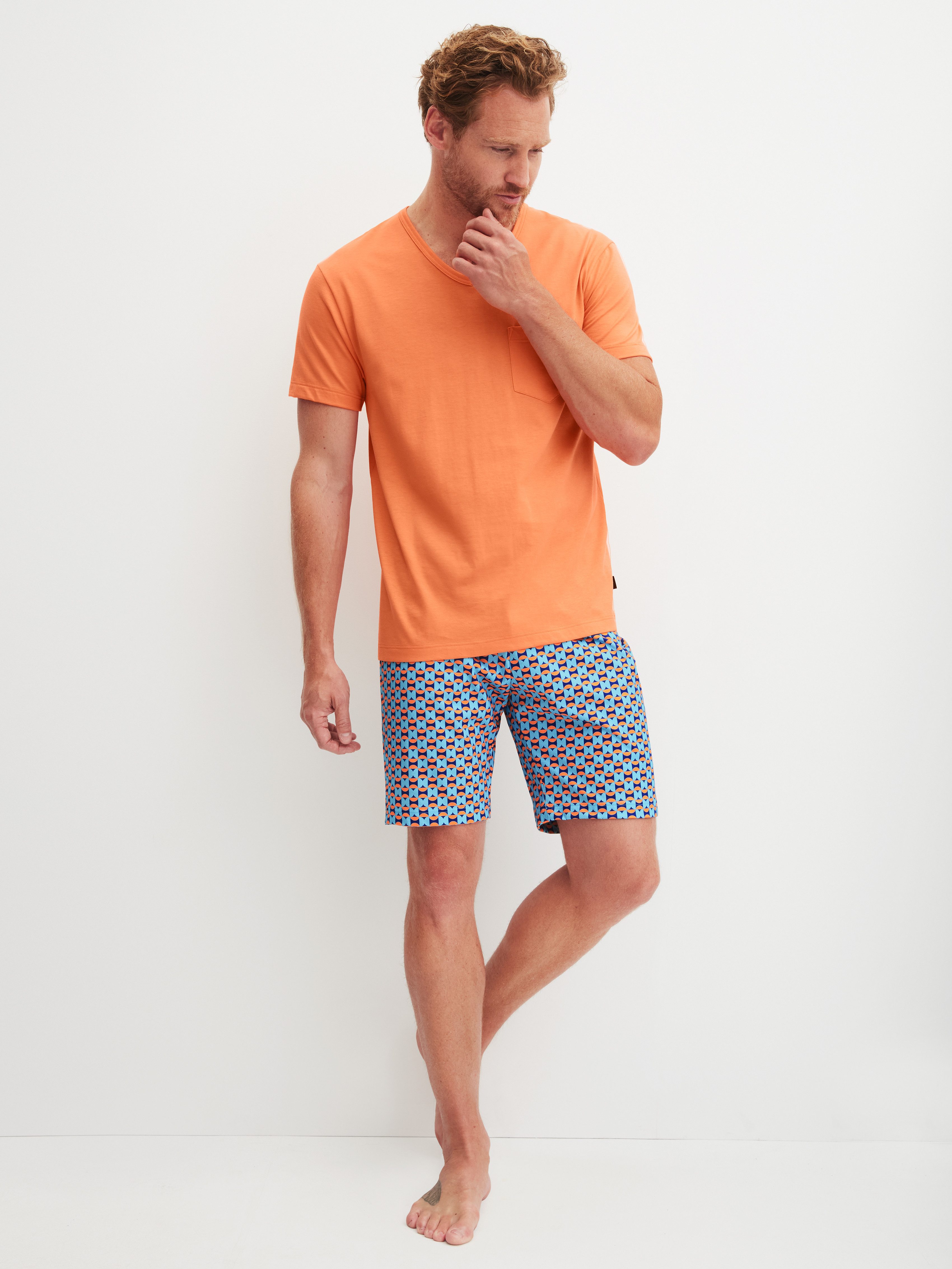 CALIDA Shorty Relax Imprint 4 (2 tlg) mit V-Ausschnitt und kurzen Ärmeln, Hose gemustert