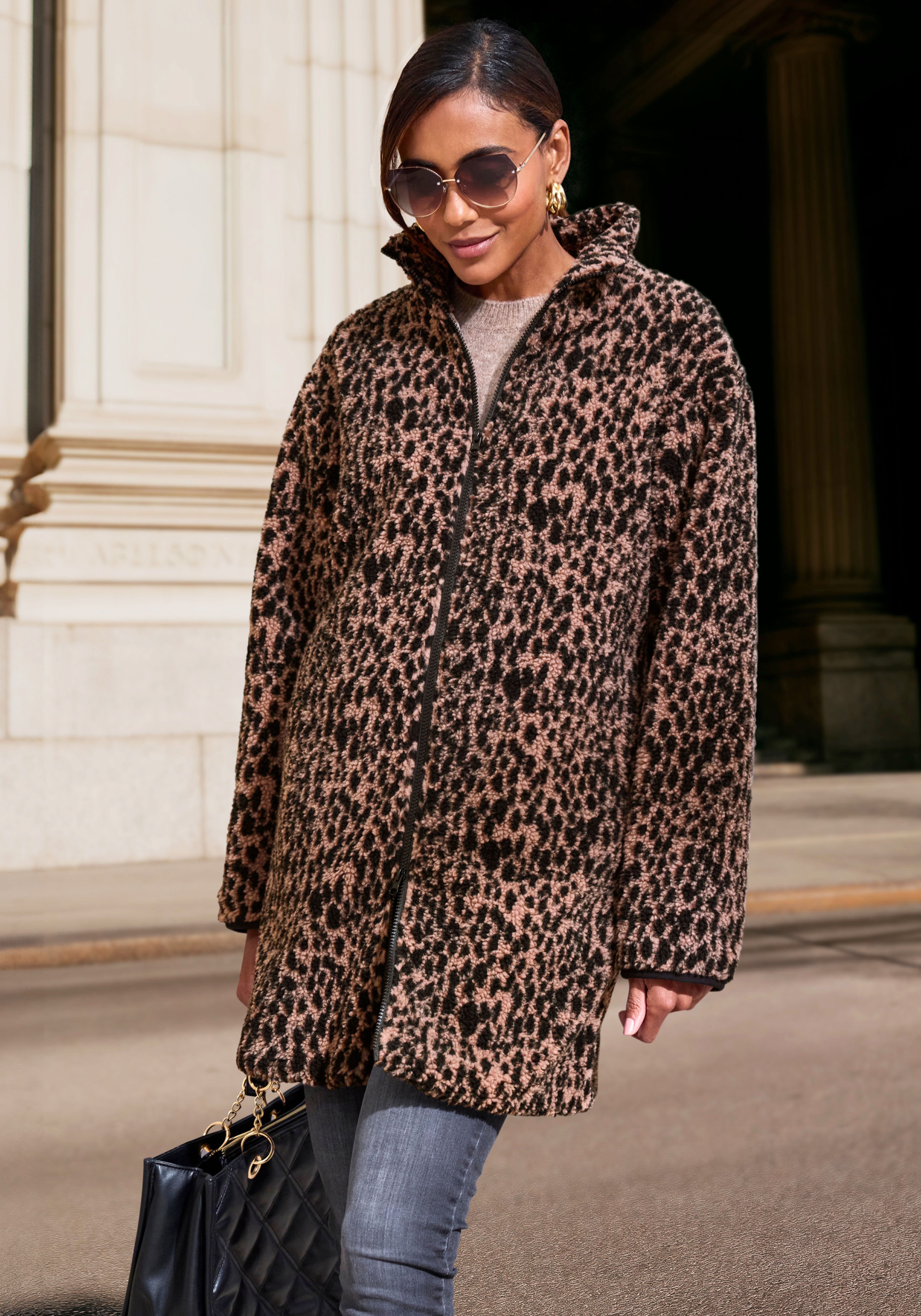 LASCANA Fleecejacke im Leomuster in weicher Fleece-Qualität günstig online kaufen