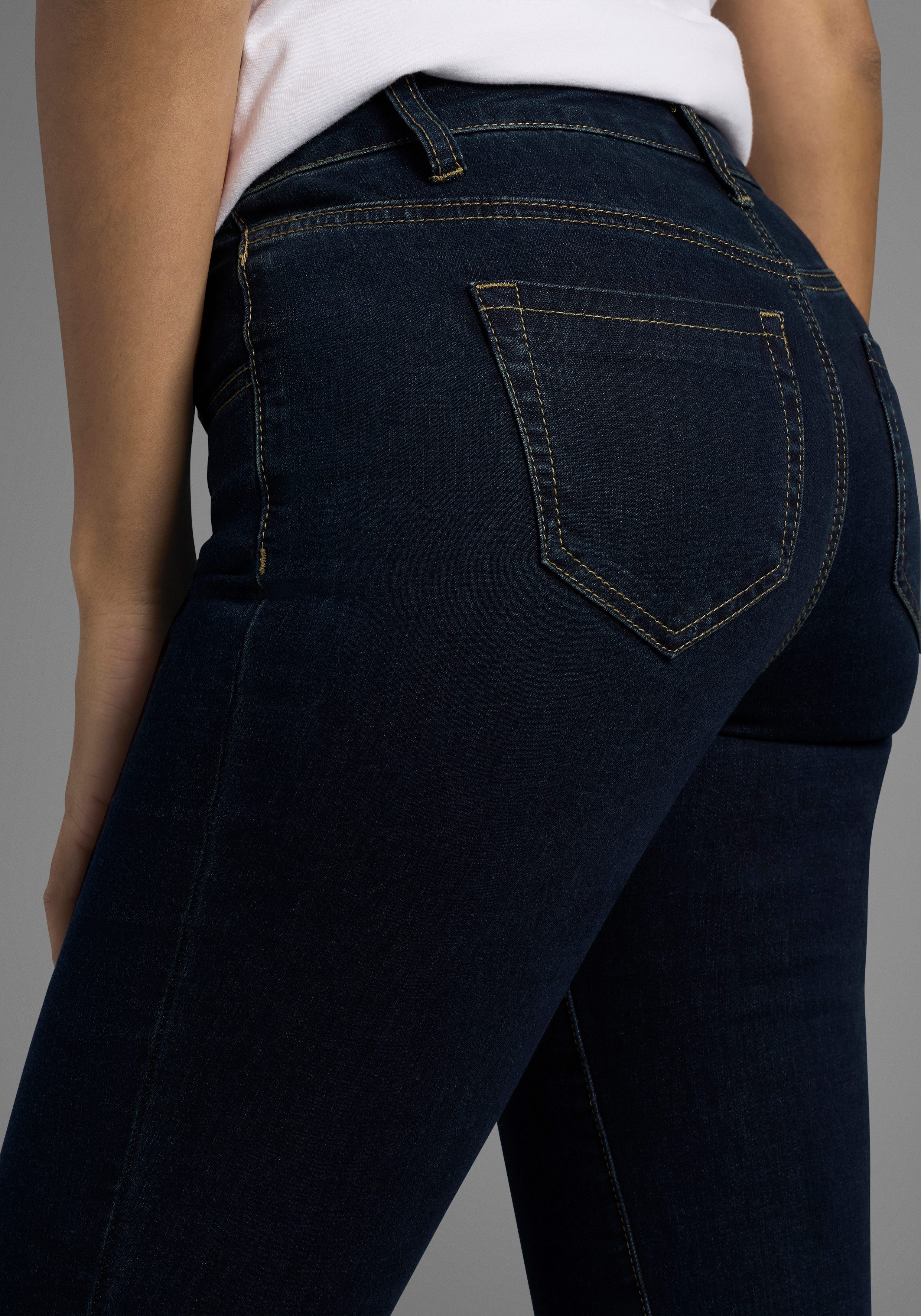 Arizona Skinny-fit-Jeans Ultra-Stretch extra-enger Beinverlauf, normale Leibhöhe, mit Eingrifftaschen